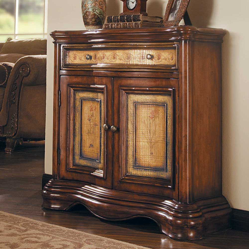Hooker Furniture Vineyard Two Door/One Drawer TwoTone Shaped Hall