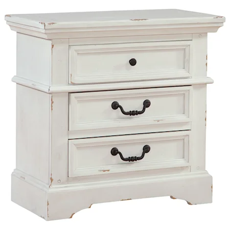 Traditional 3-Drawer Nighstand