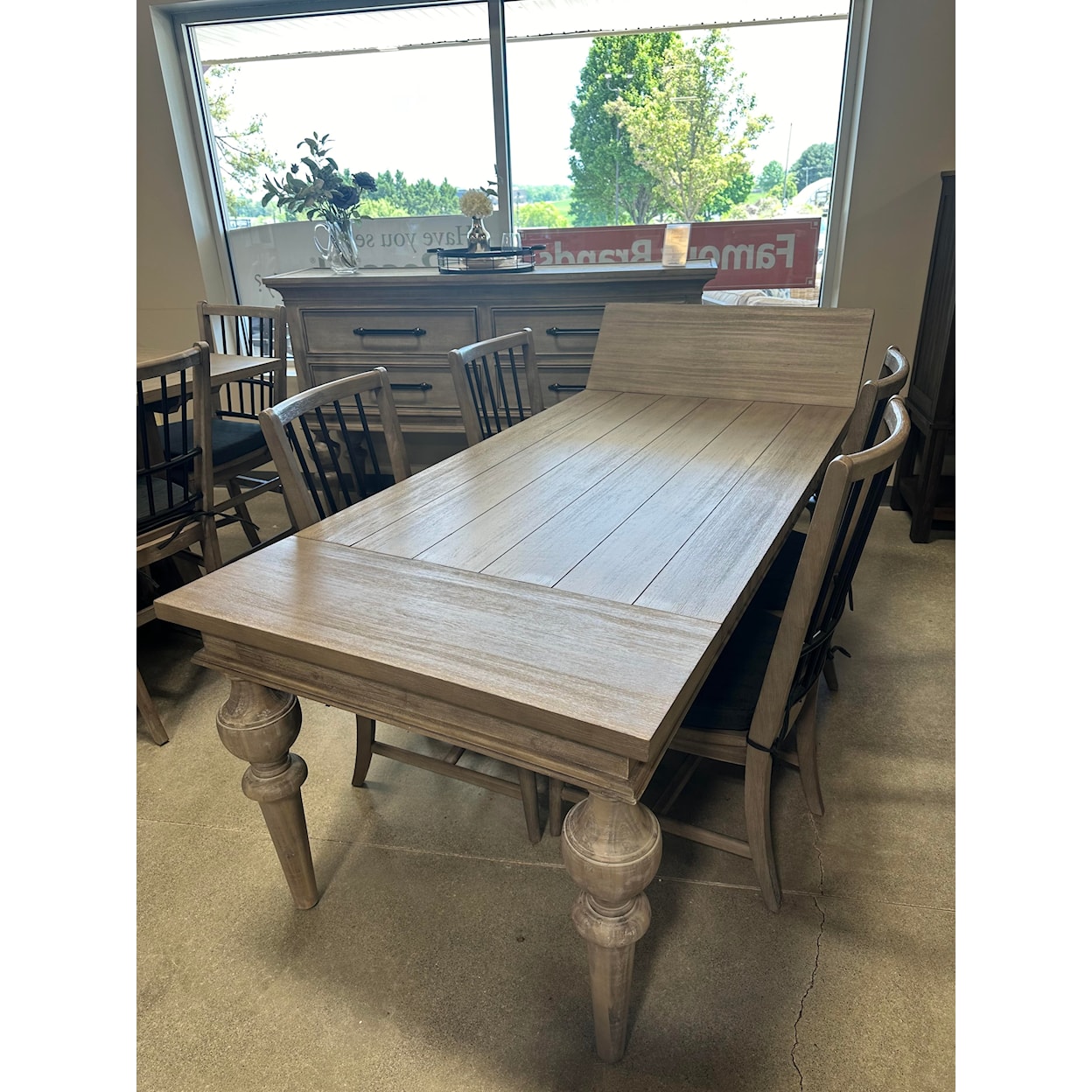 DesignWorks Furniture Summer Place Dining Table with 4 Chairs