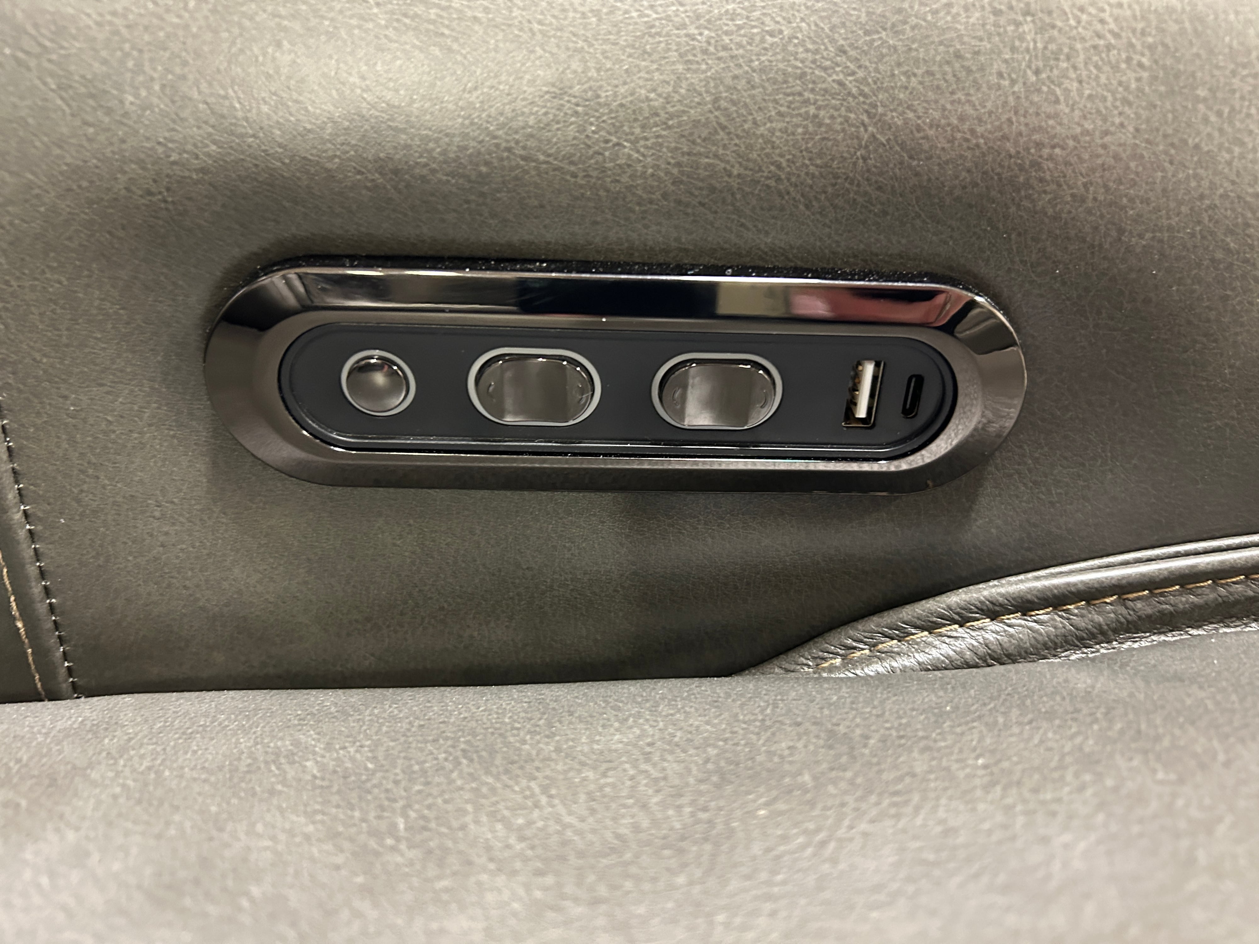 VFM Signature Carrington P103032 6 Piece Reclining Sectional Virginia