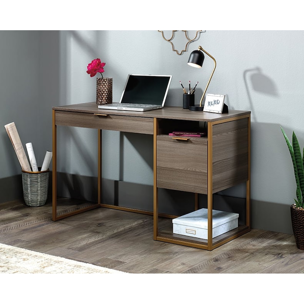 Sauder INTERNATIONAL LUX International Lux Single Pedestal Desk