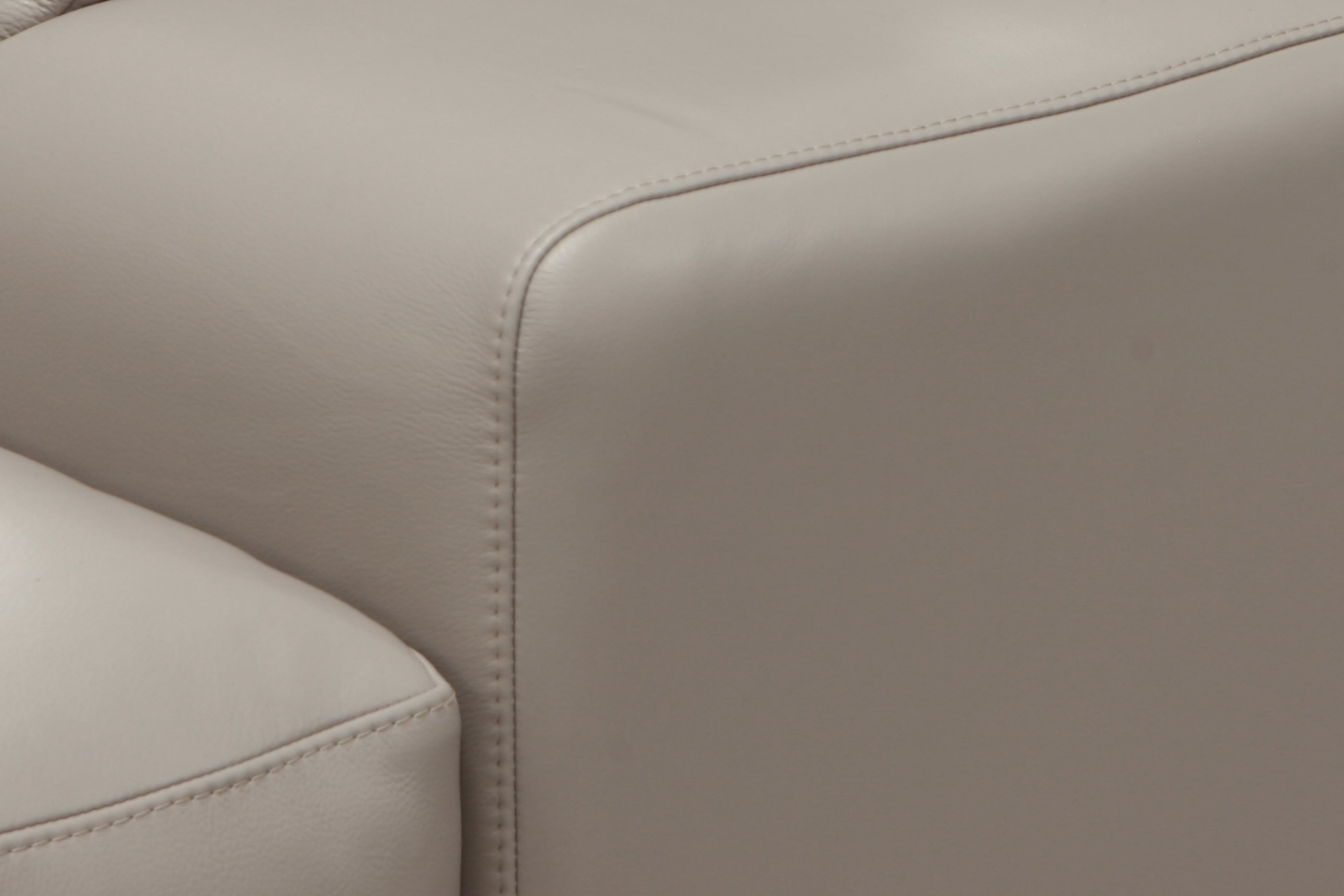 Deep-Seating Leather Sofa w/2 Throw Pillows