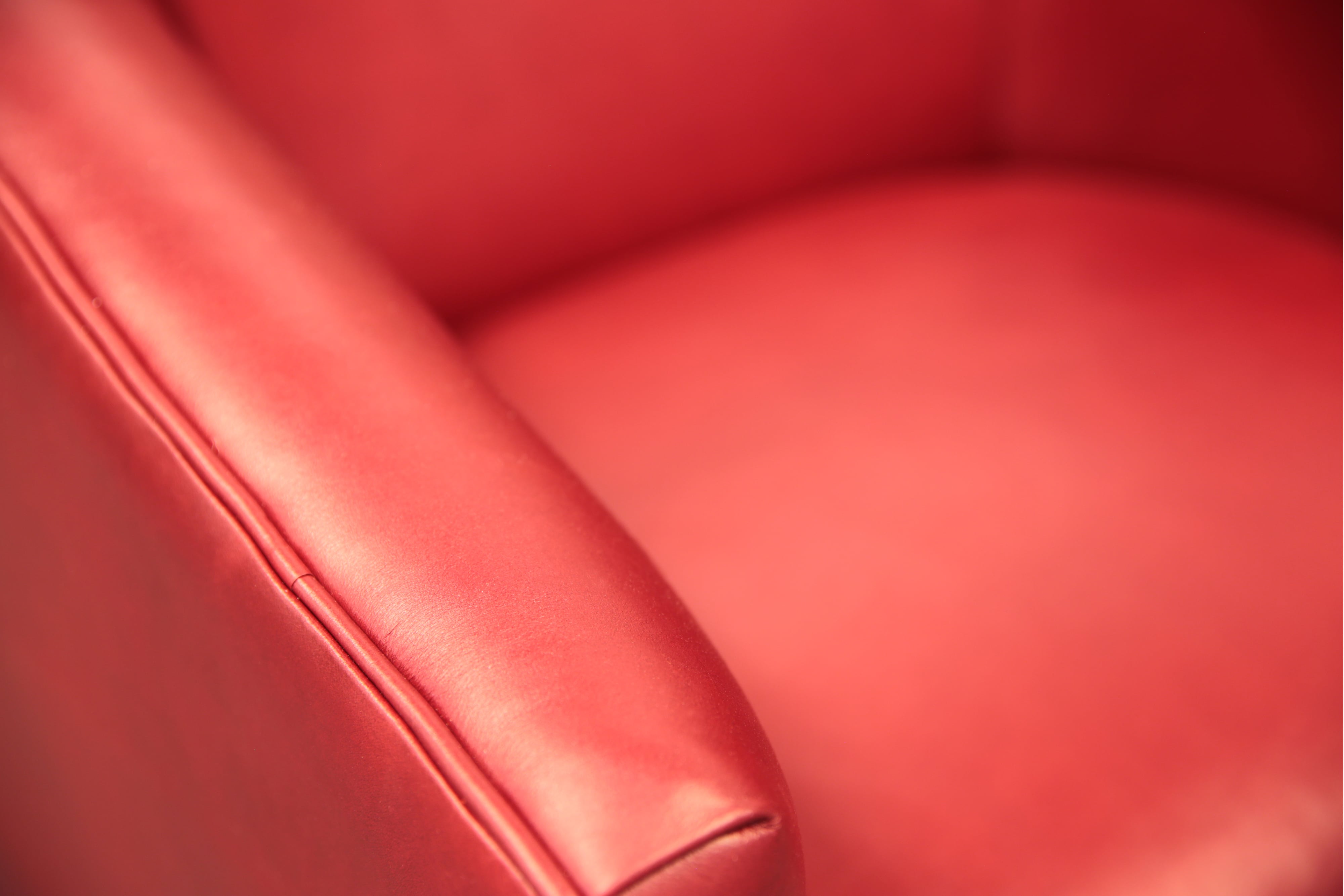 Leather Barrel-Back Swivel Chair w/Welt