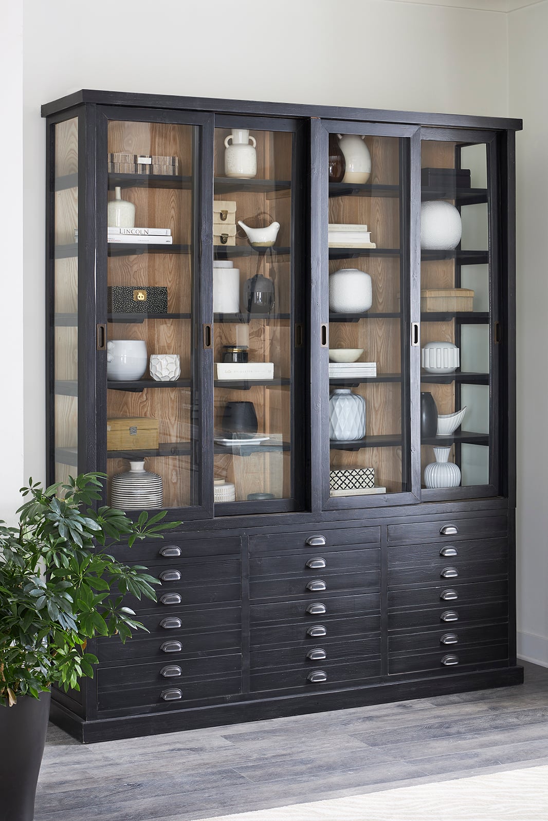 Furniture Classics 20303 Balmoral Display Howell Furniture