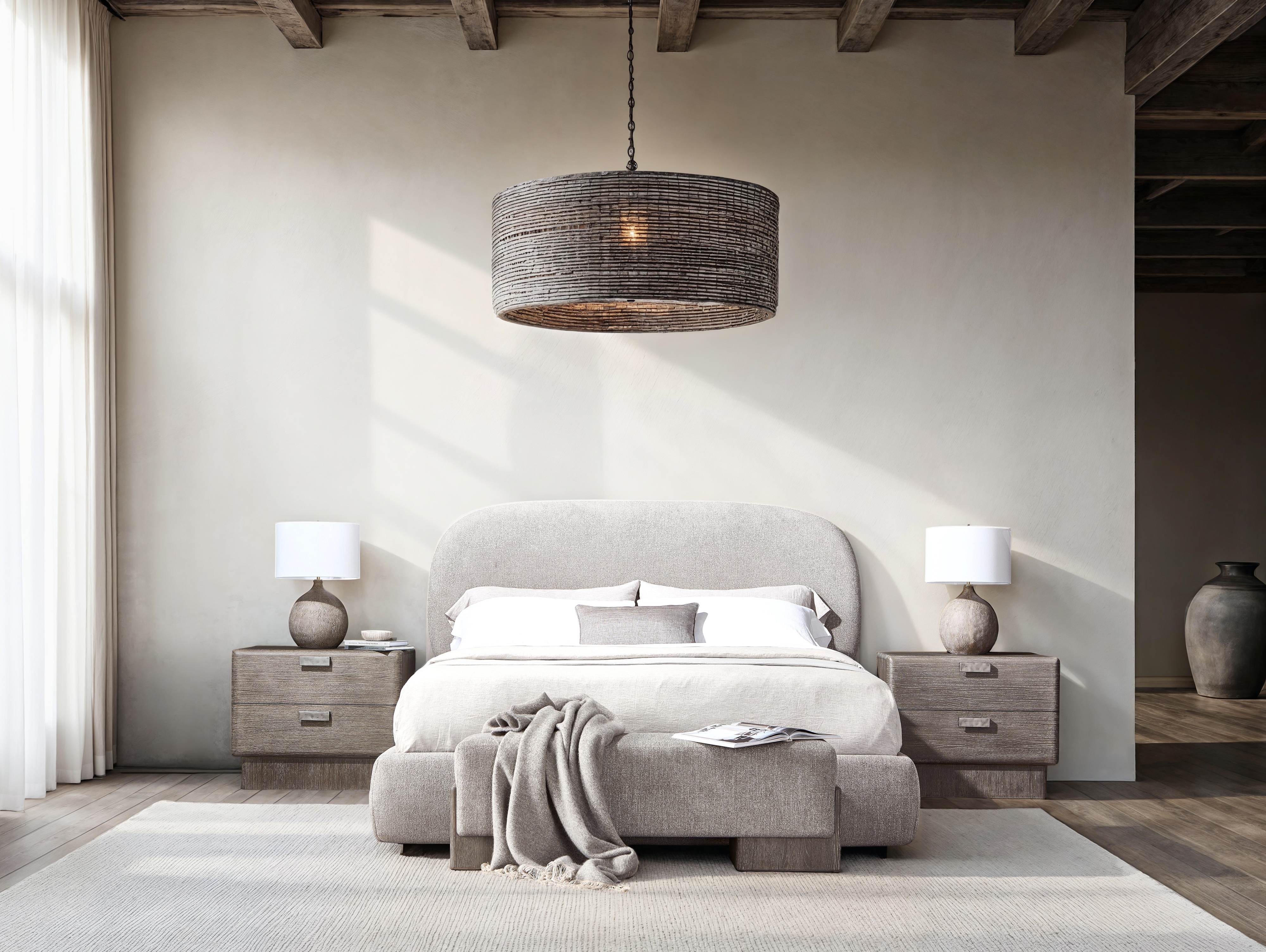 King Upholstered Panel Bed w/Oval Headboard
