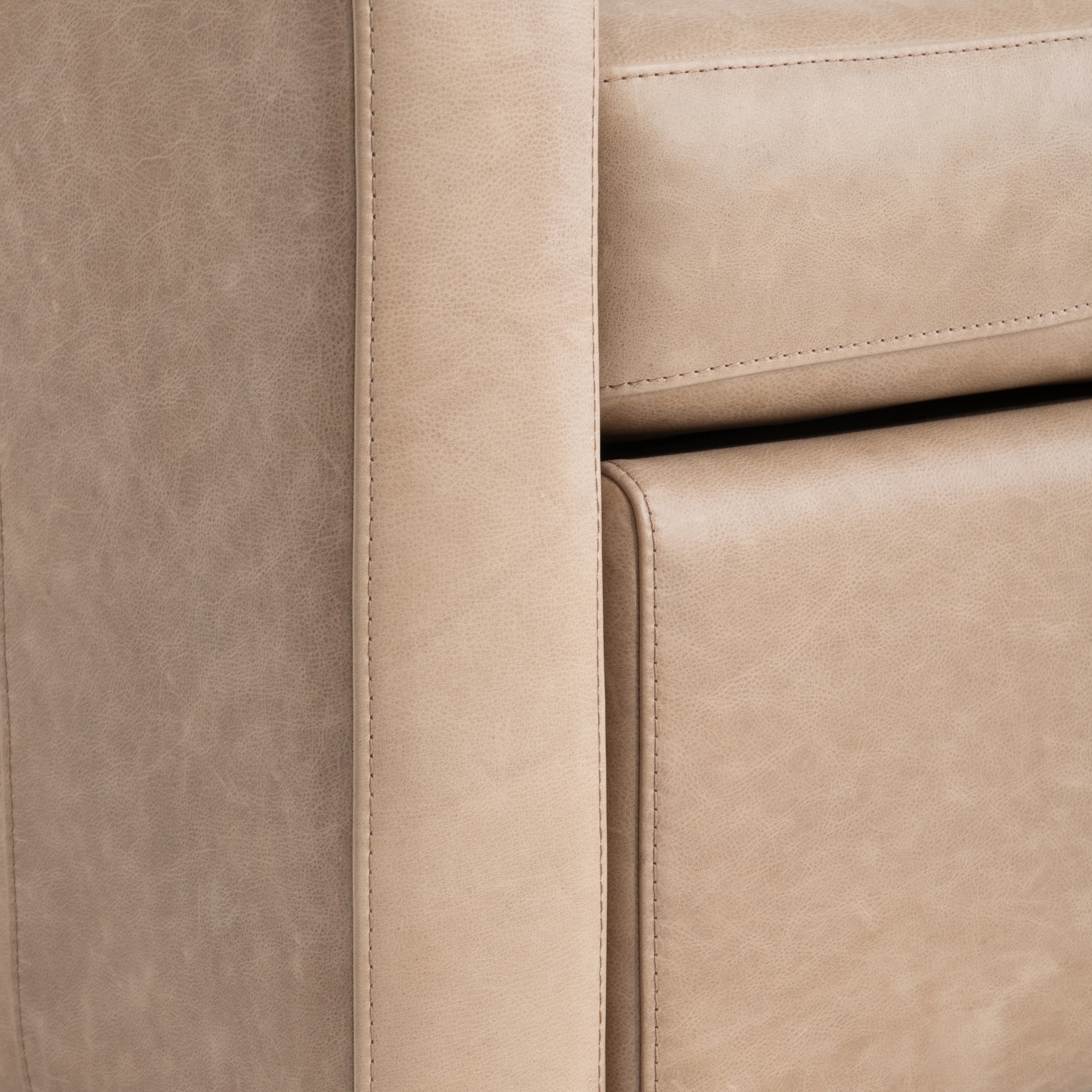 Bernhardt Bernhardt Living Ventura Leather Chair