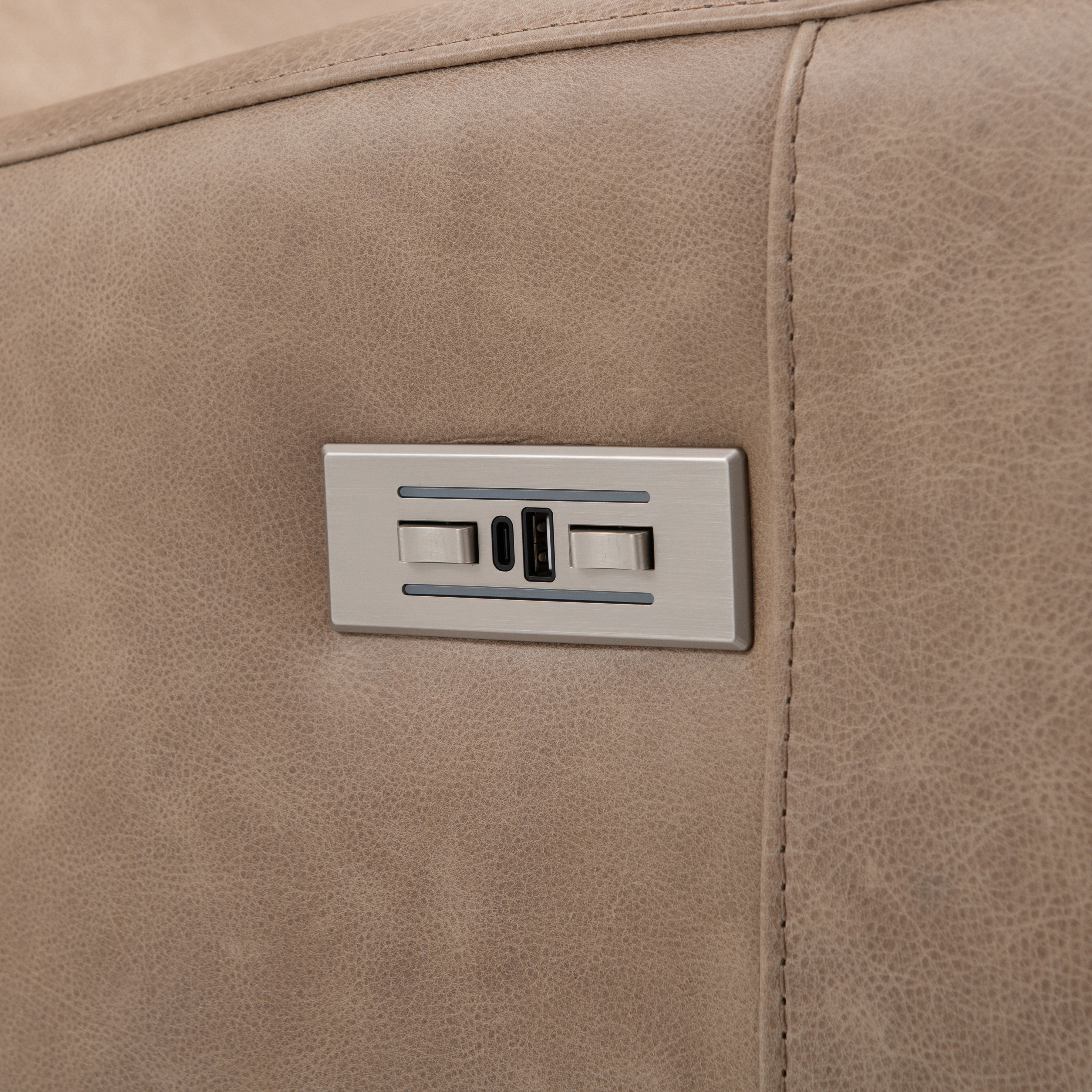 Bernhardt Bernhardt Living Ventura Leather Chair