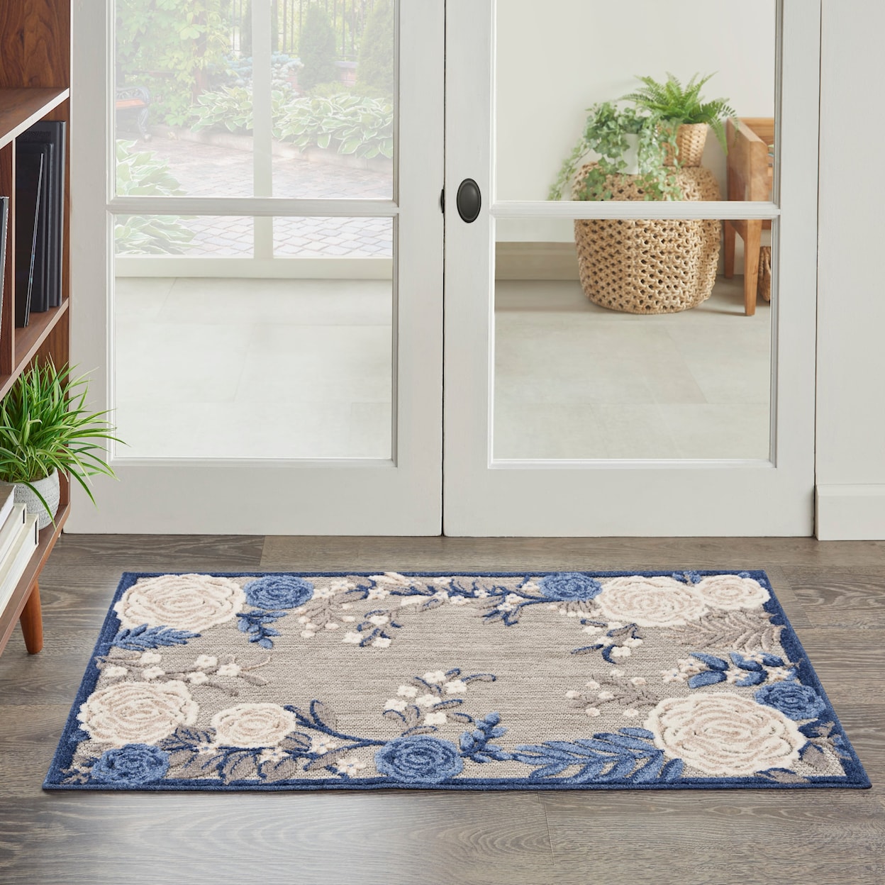 Nourison Aloha 2'8" x 4'  Rug