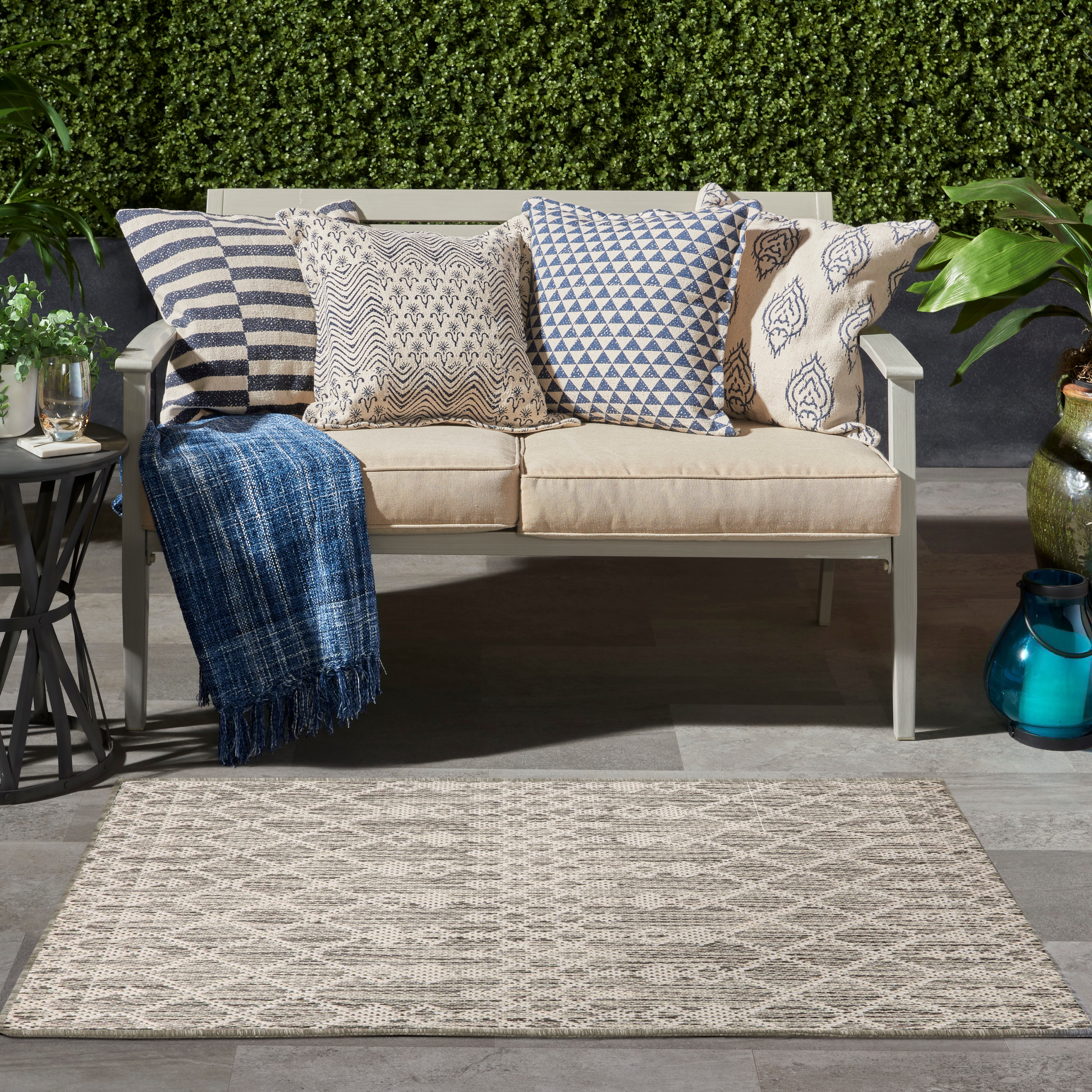 Nourison Positano 2' X 3'