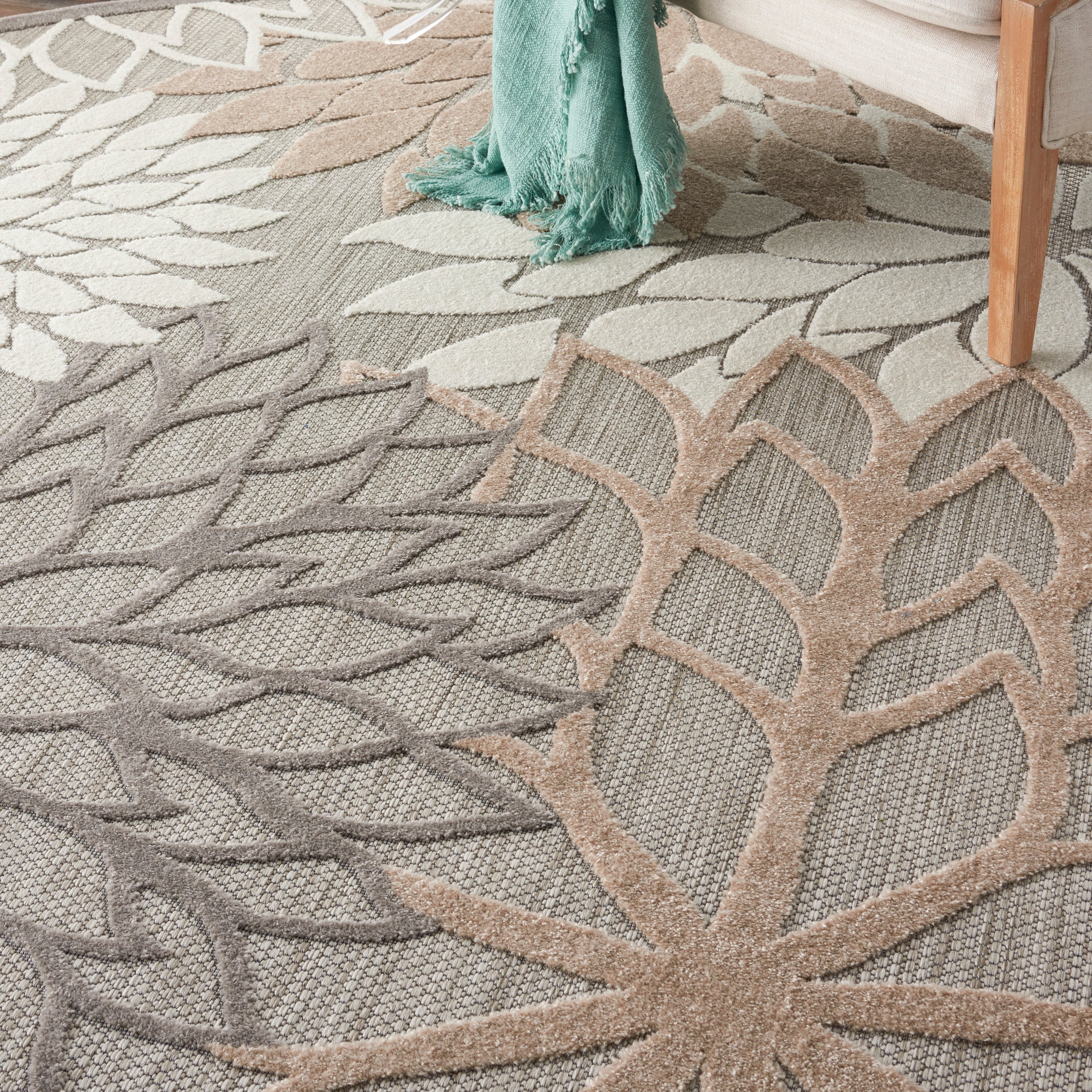 Nourison Aloha 10' Round  Rug