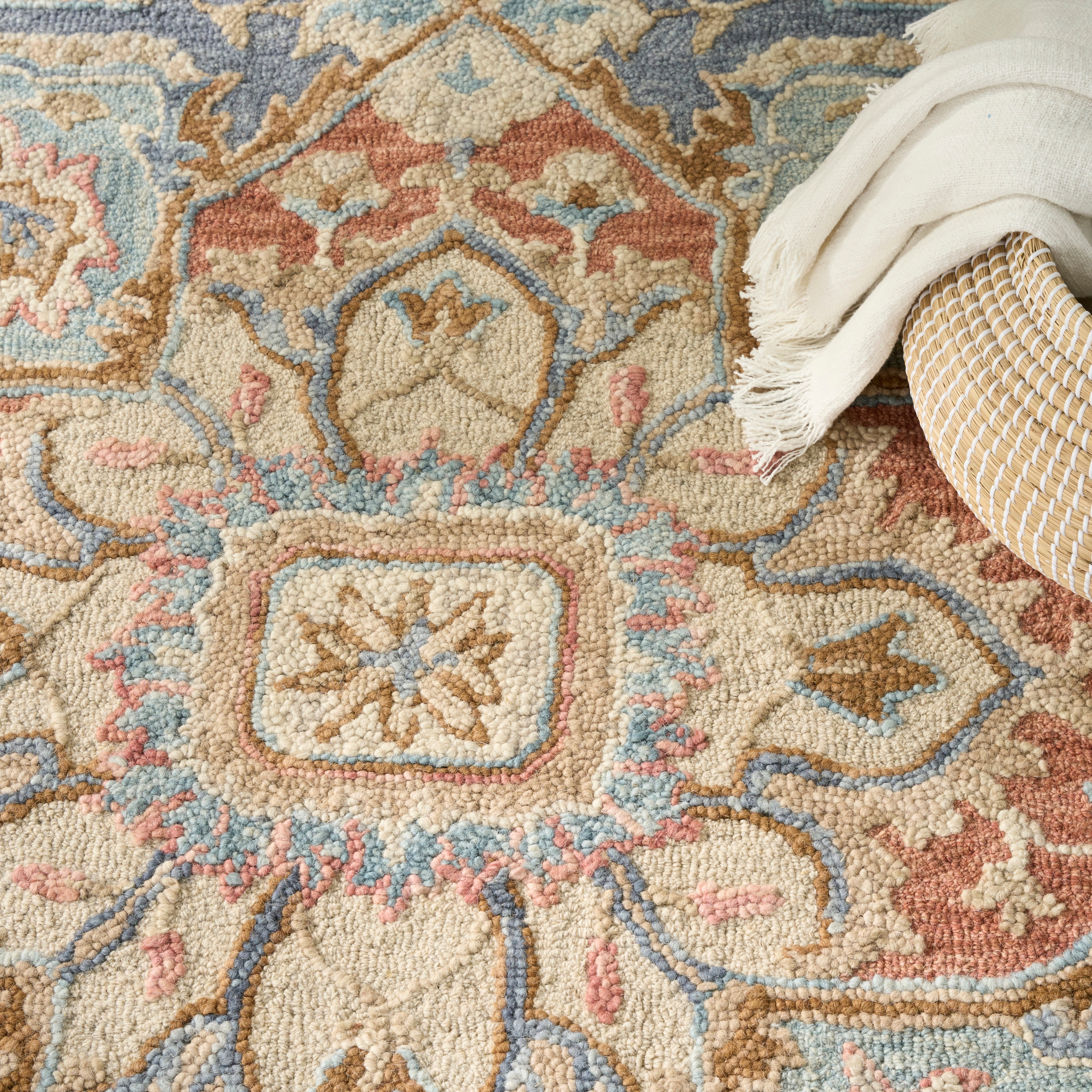 Nourison Maison 7'9" X 9'9"