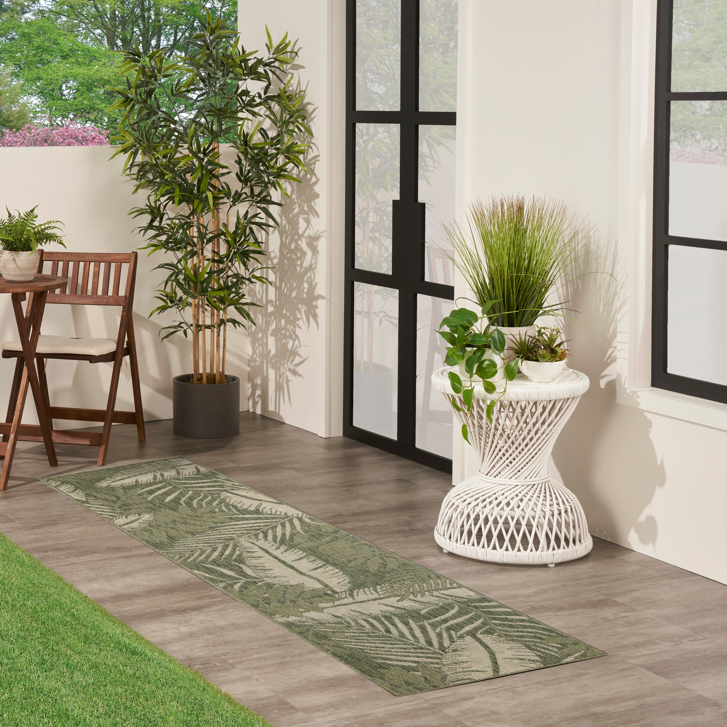 Nourison Garden Oasis 2' X 8'