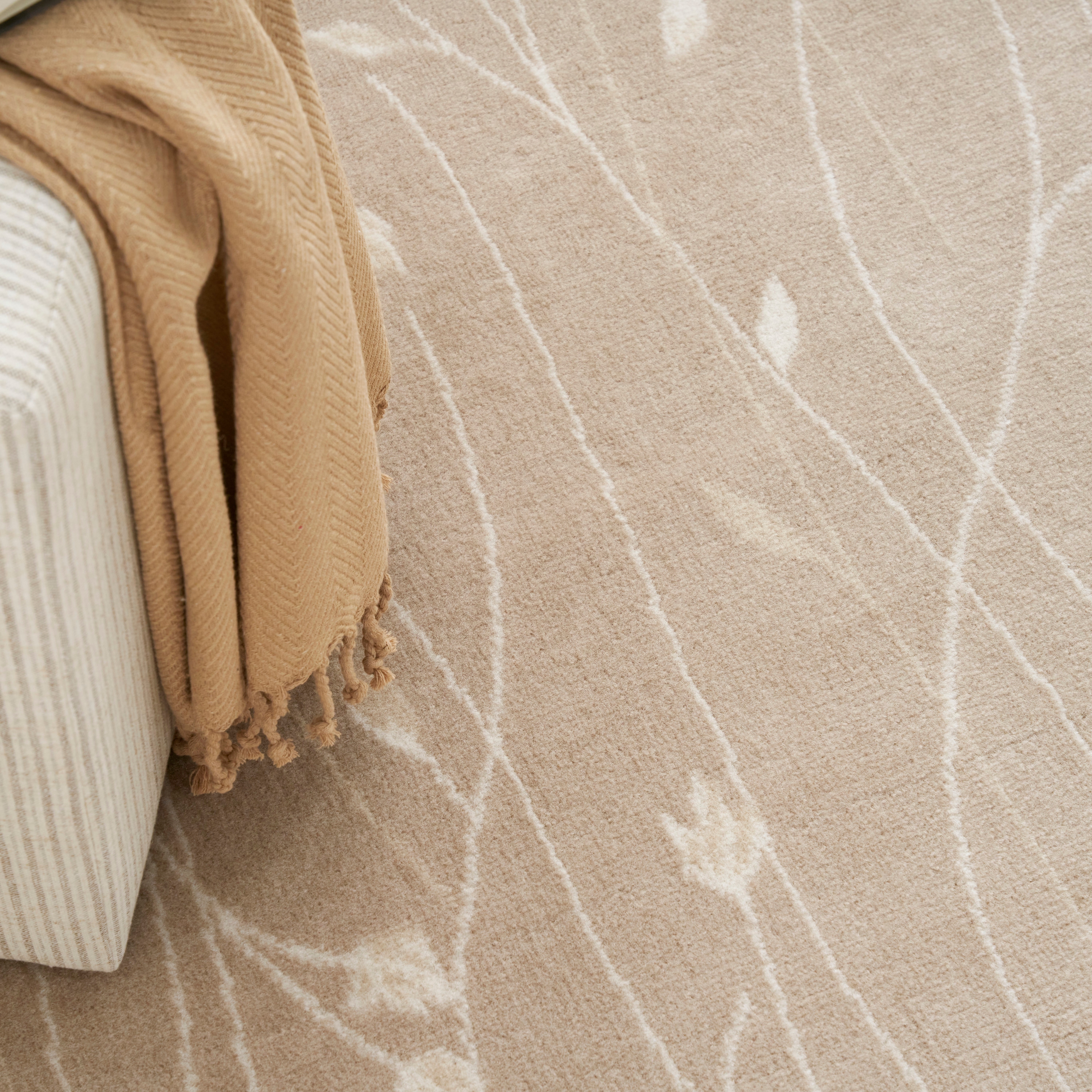 Nourison Grafix 7' X 10'