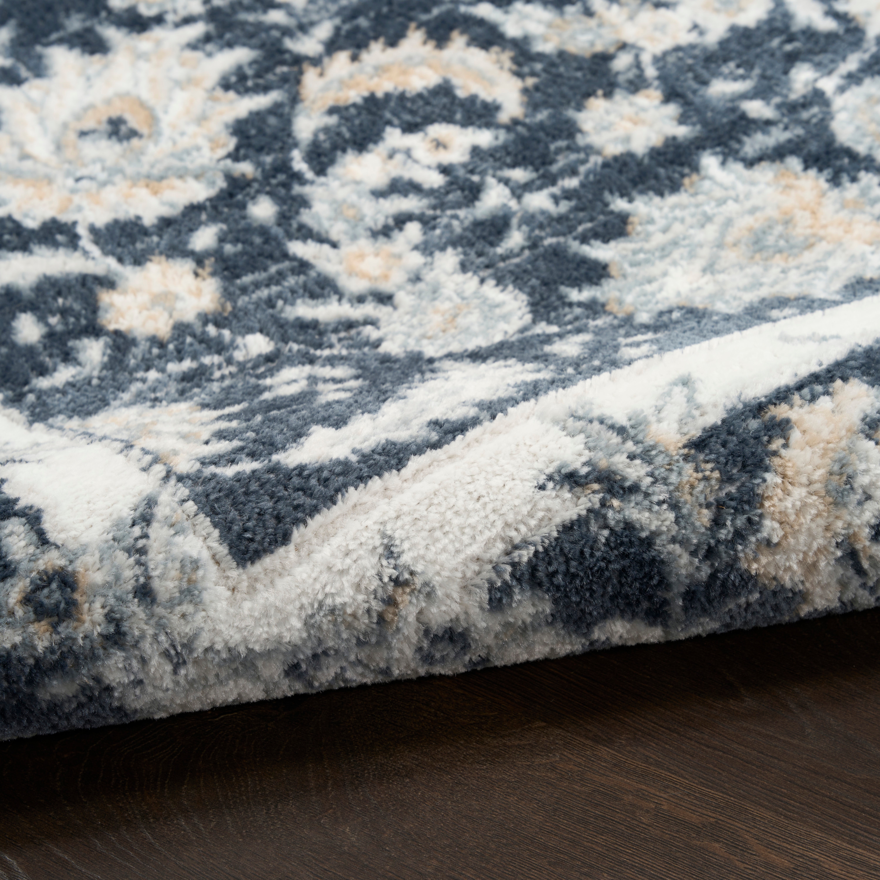 Nourison Dekor 2' X 4'