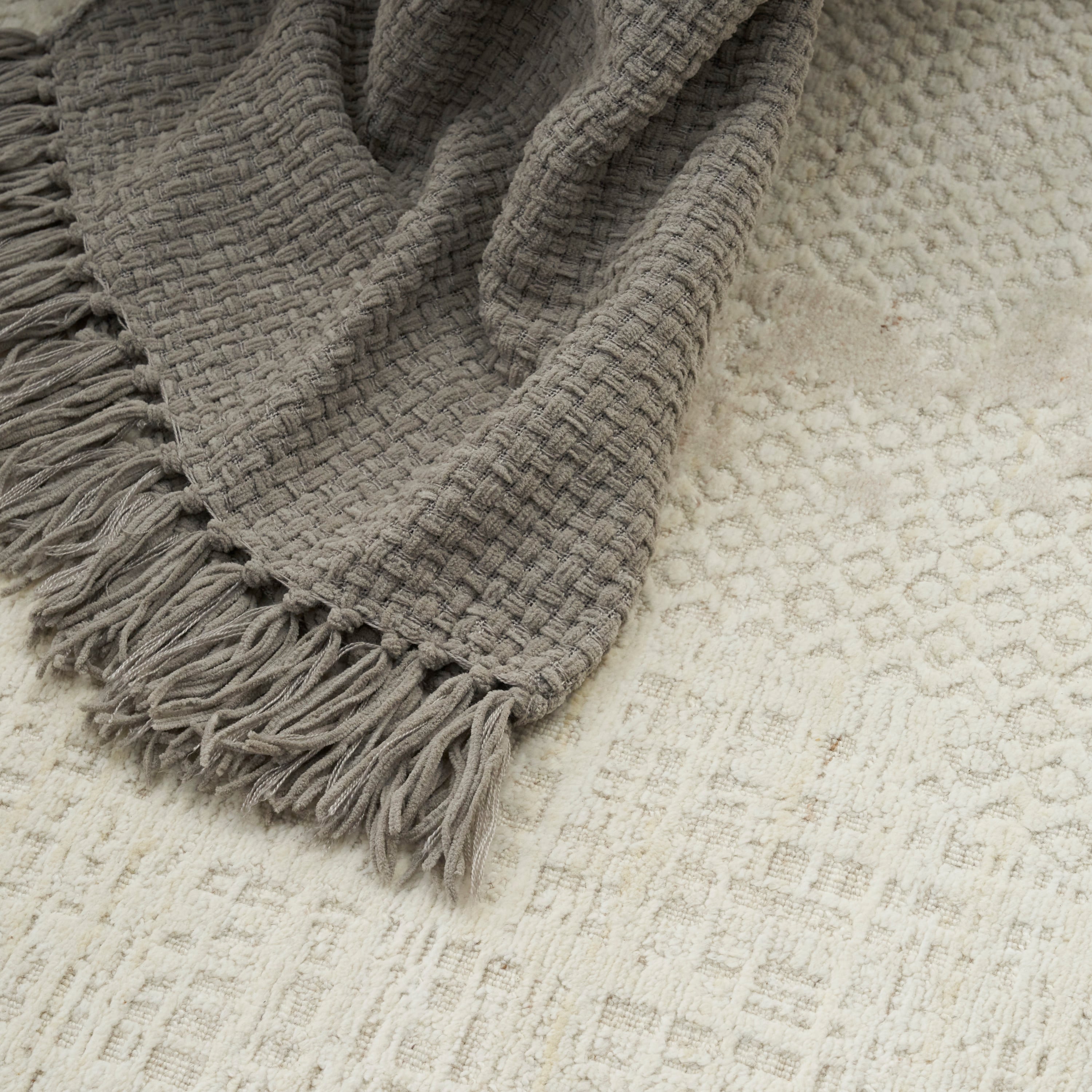 Nourison Lifestyle 70" x 103" Throw blankets