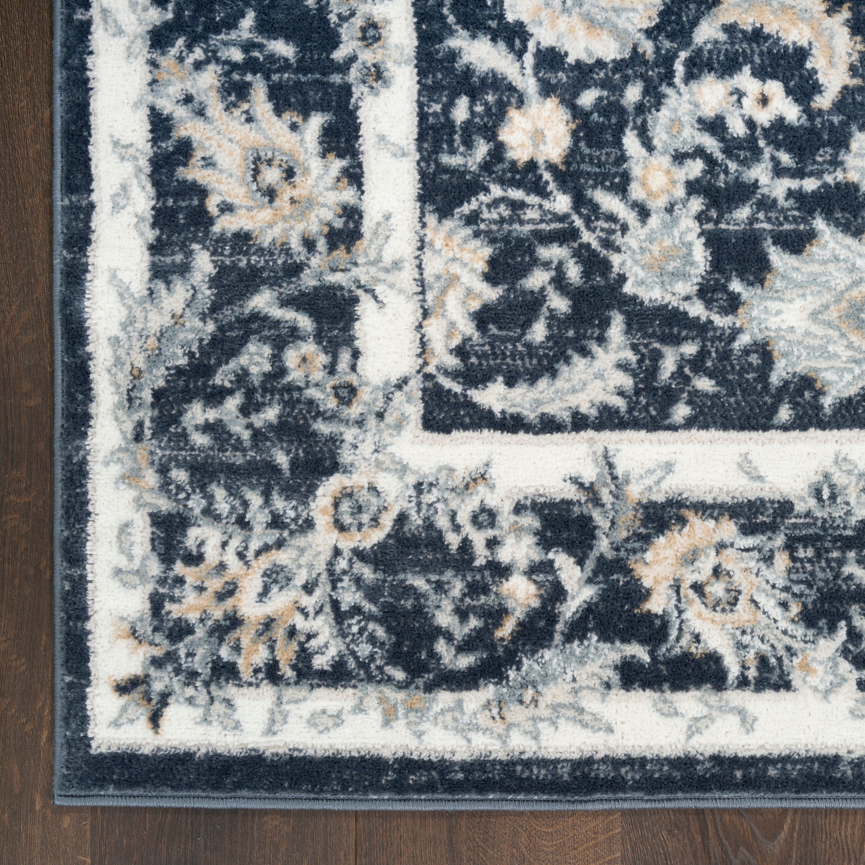 Nourison Dekor 2' X 4'