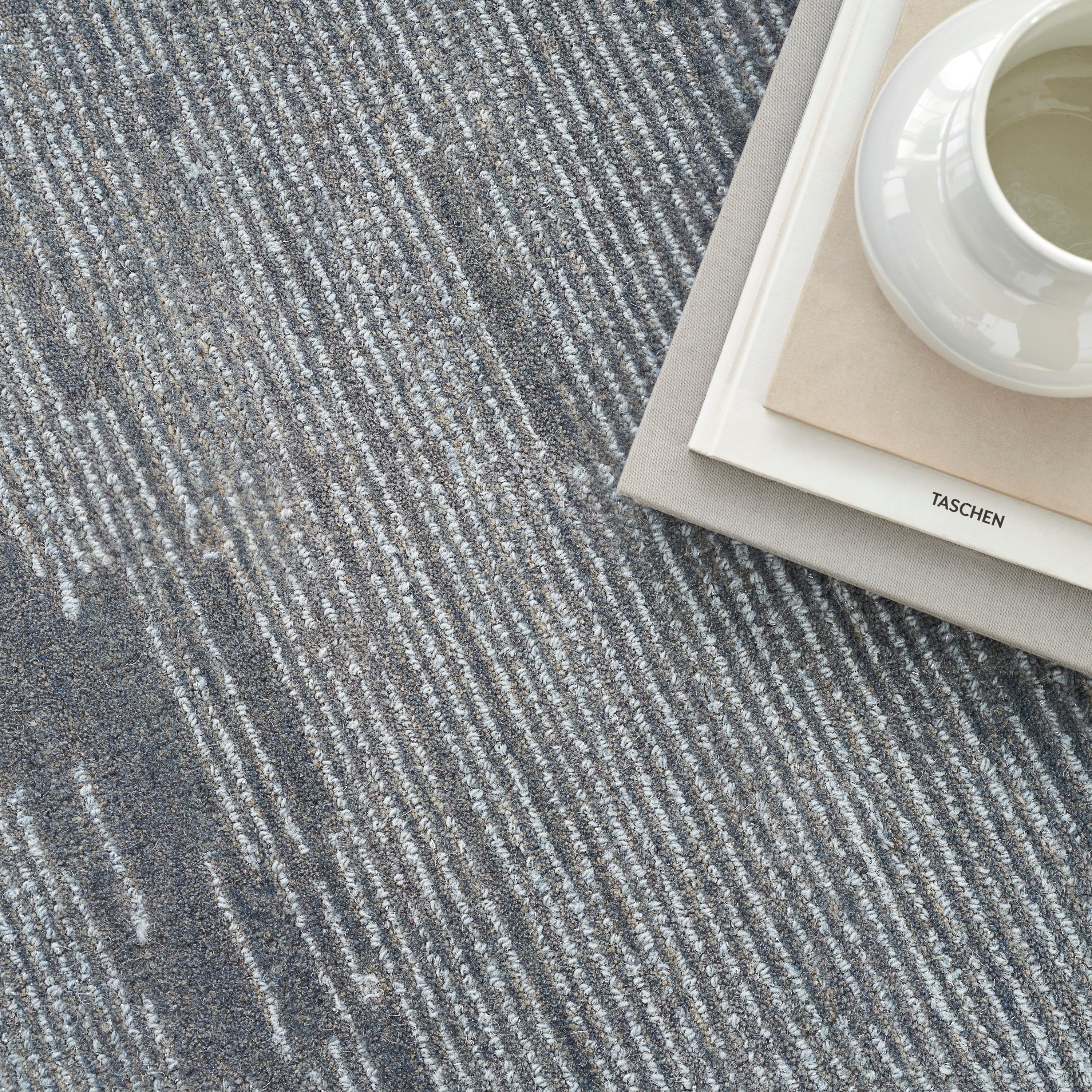 Michael Amini by Nourison Ma30 Star 5'3" x 7'3"  Rug