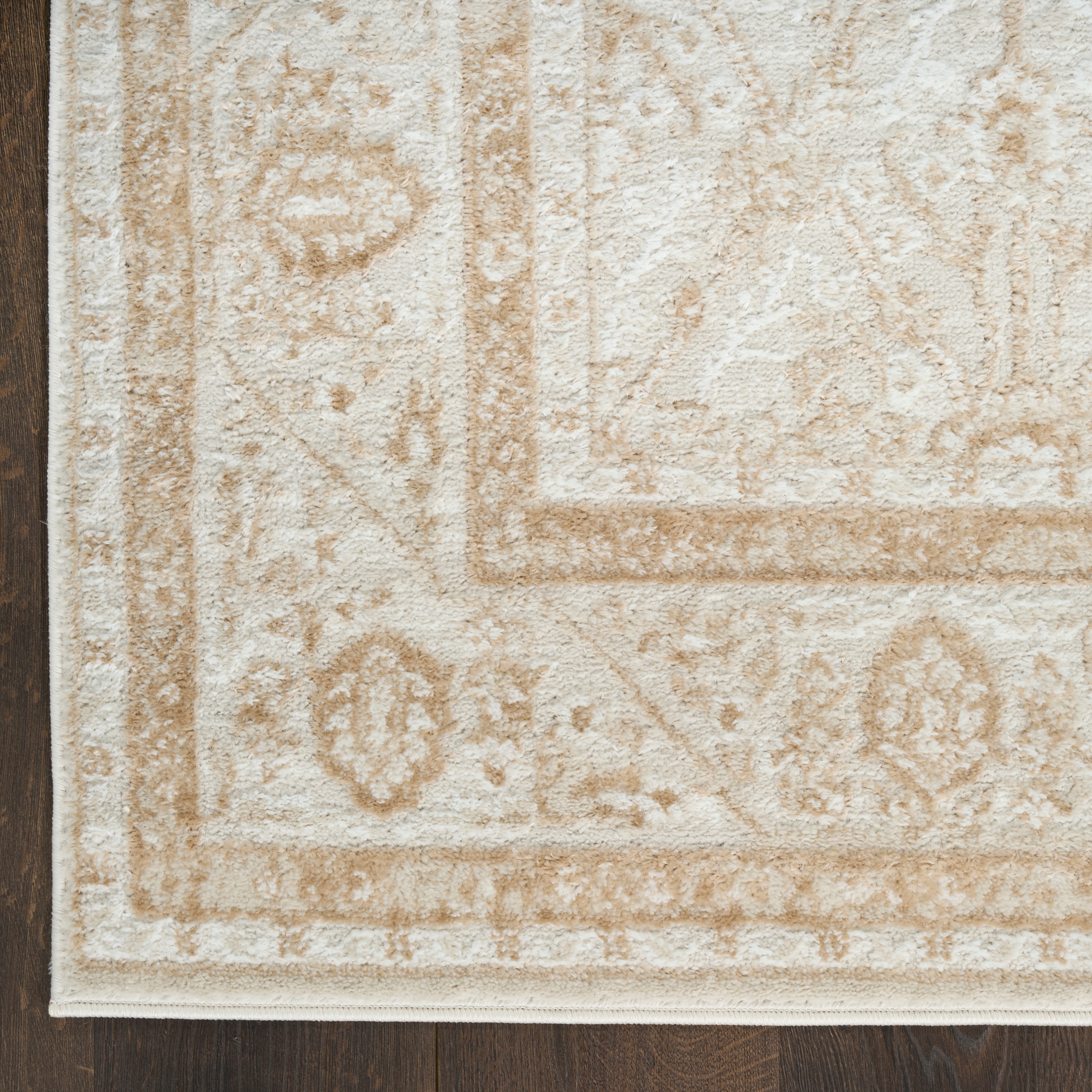 Nourison Dekor 2' X 4'