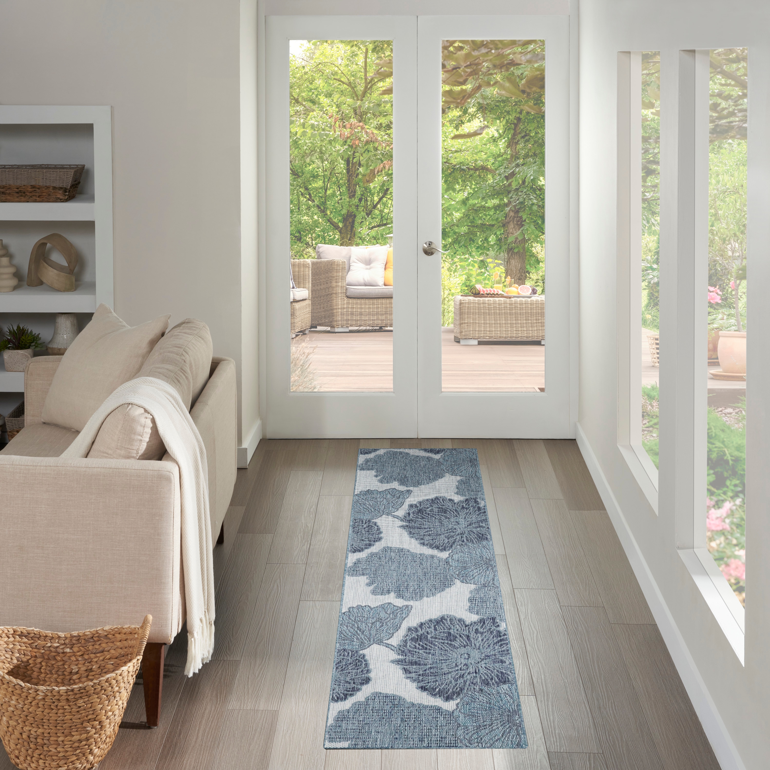 Nourison Garden Oasis 2' X 6'