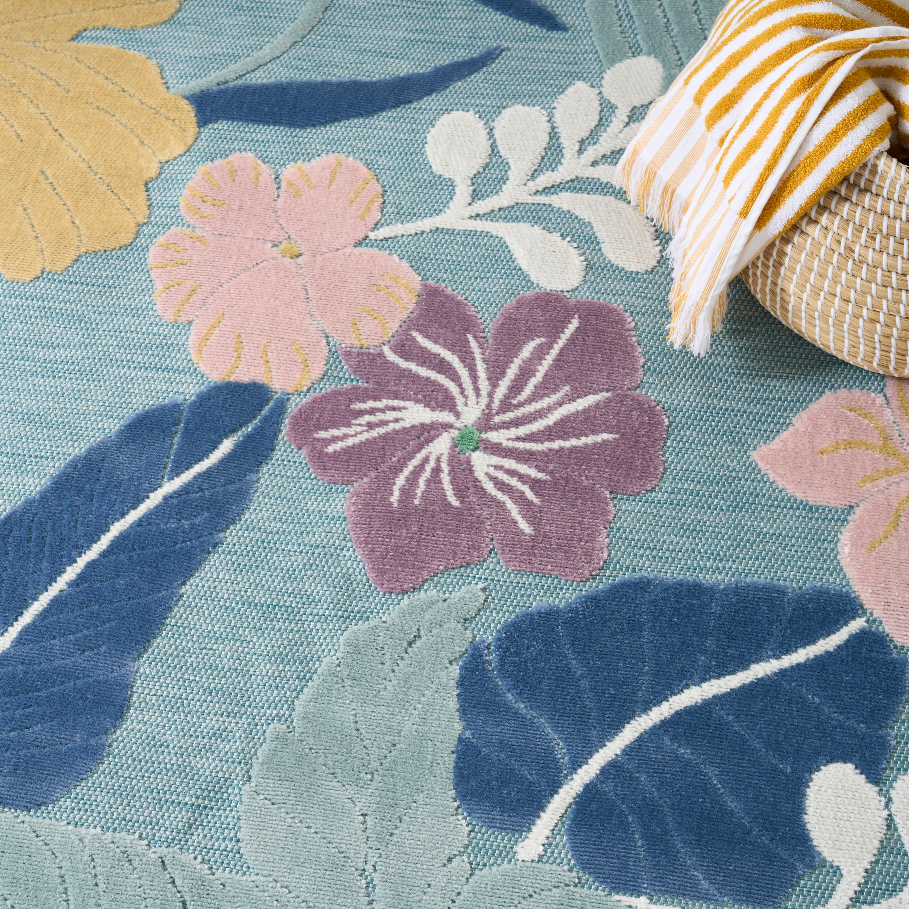 Nourison Suncoast 5'3" X 7'3"