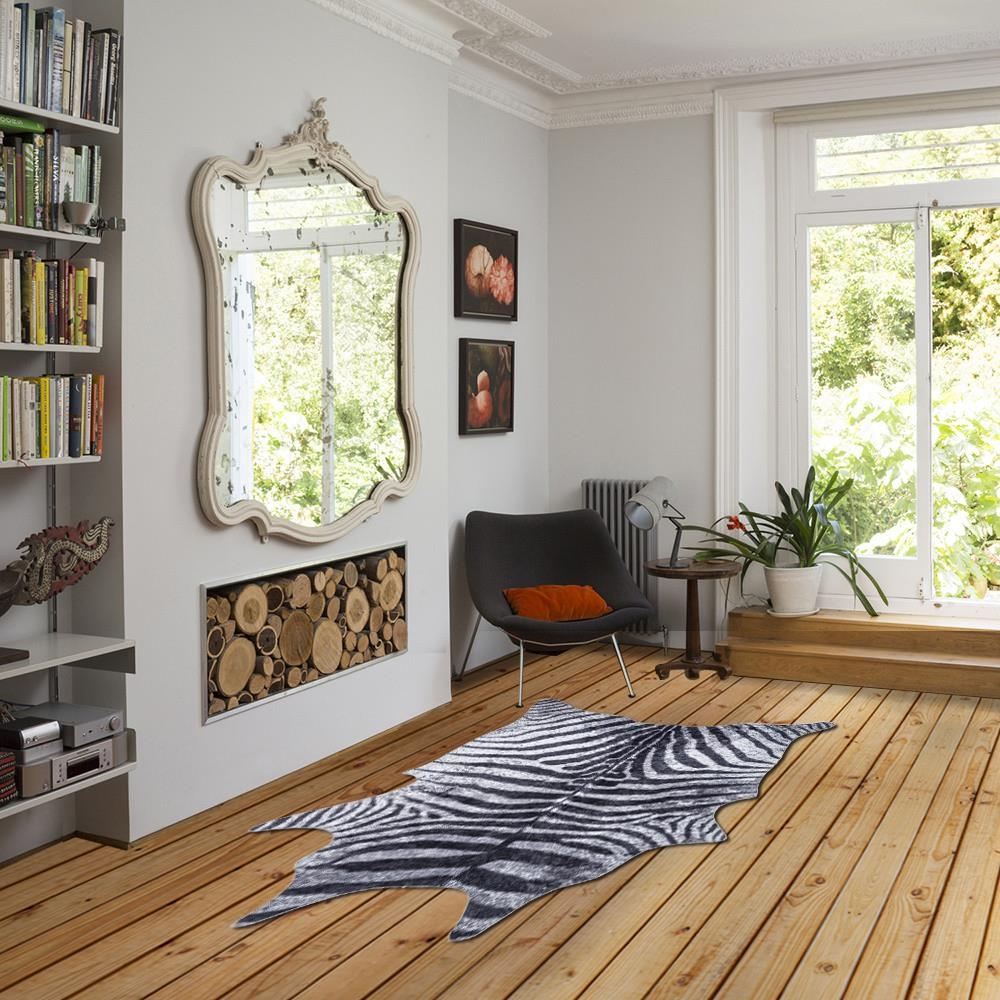 RIO 5X6.6 ZEBRA RUG |