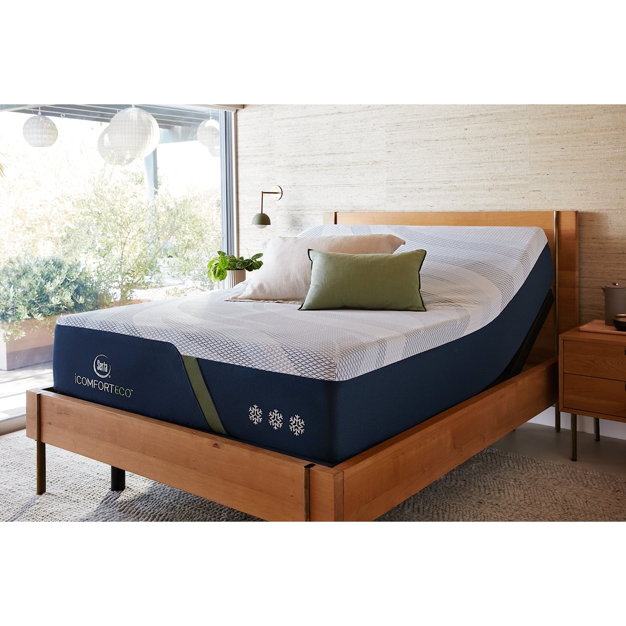 Serta Serta iComfortECO F40HD 15.75" Medium Mattress - California King