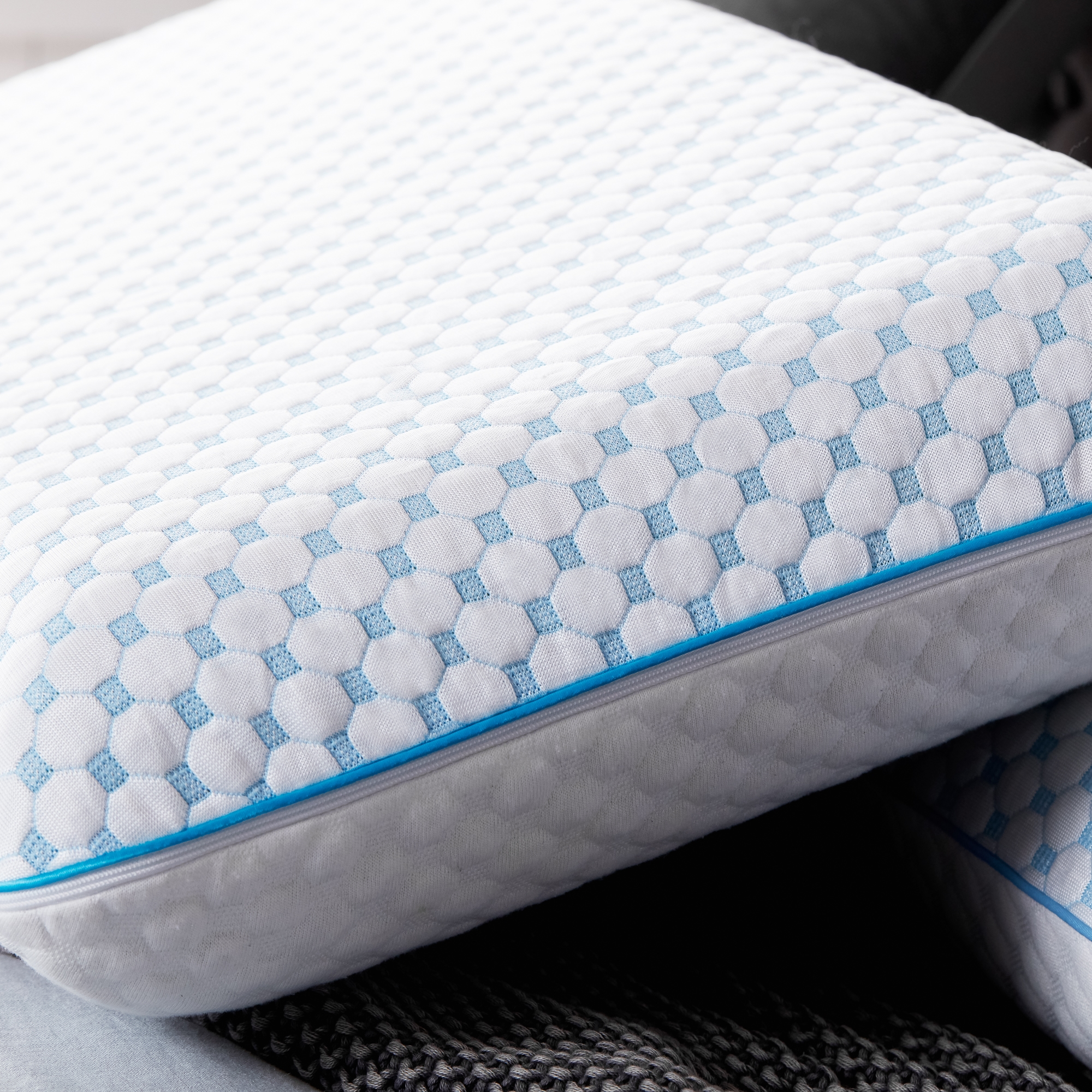 Queen  Gel Memory Foam Pillow