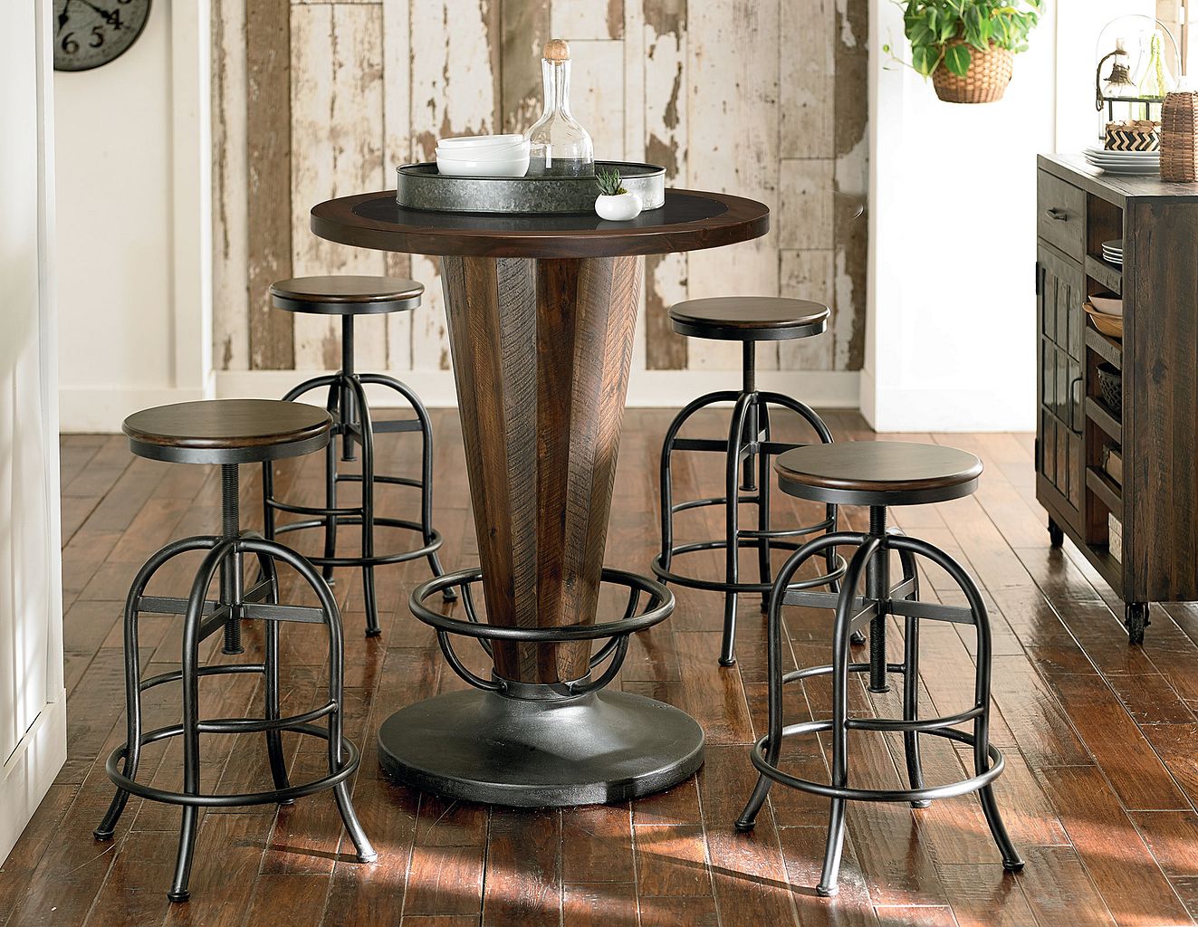 Adjustable Height Pub Stool