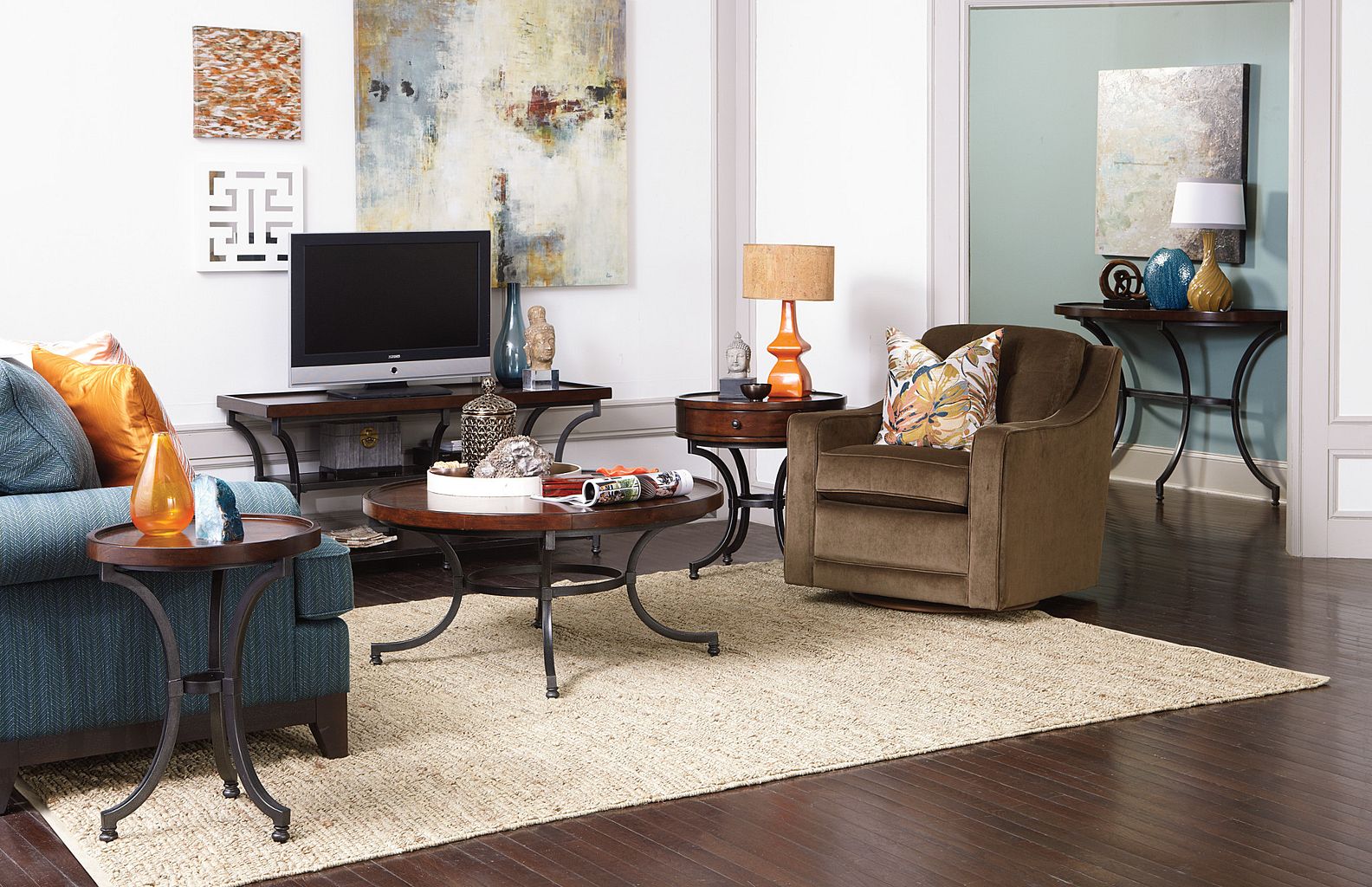 Round Cocktail Table