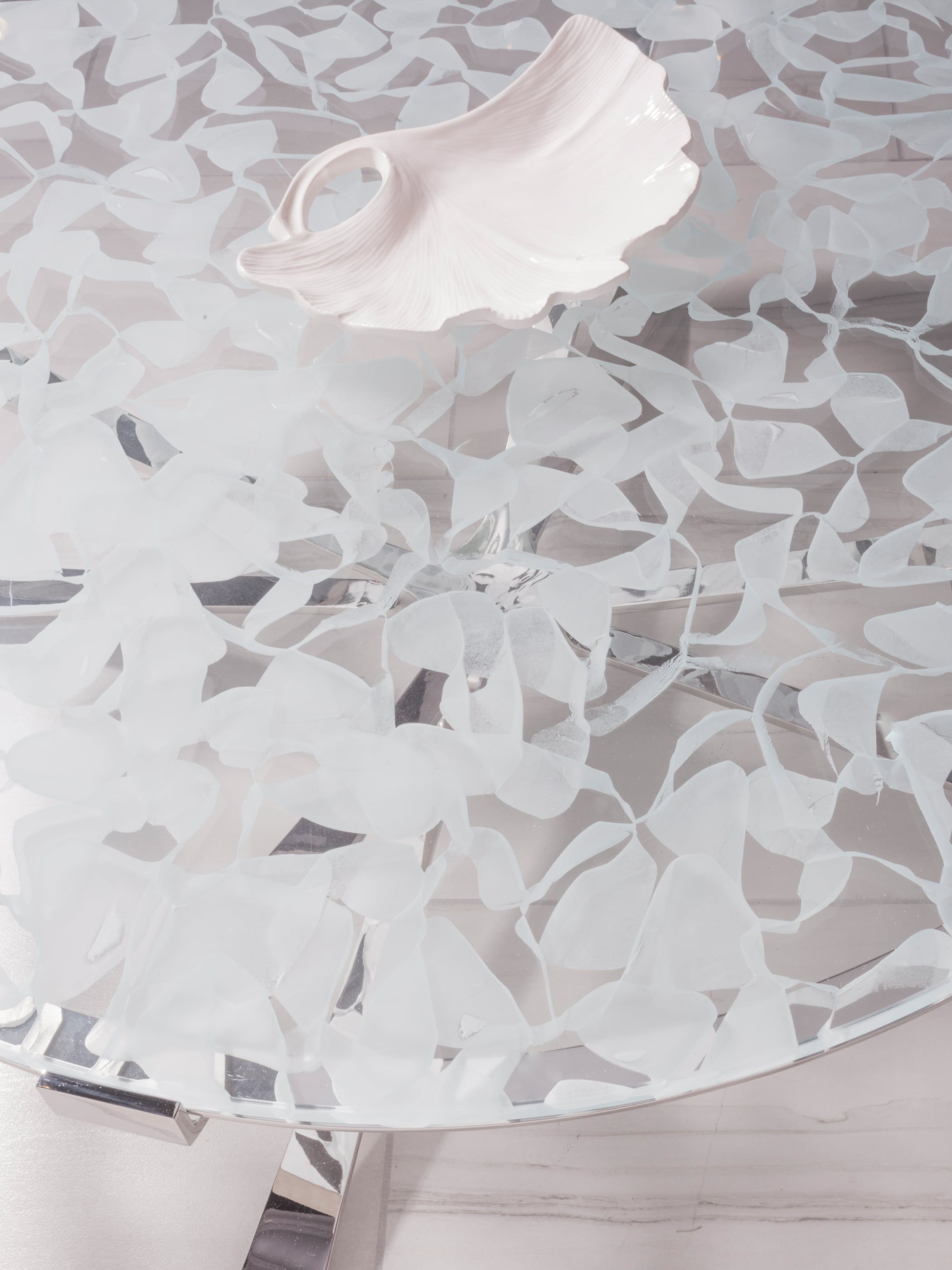 Round Cocktail Table