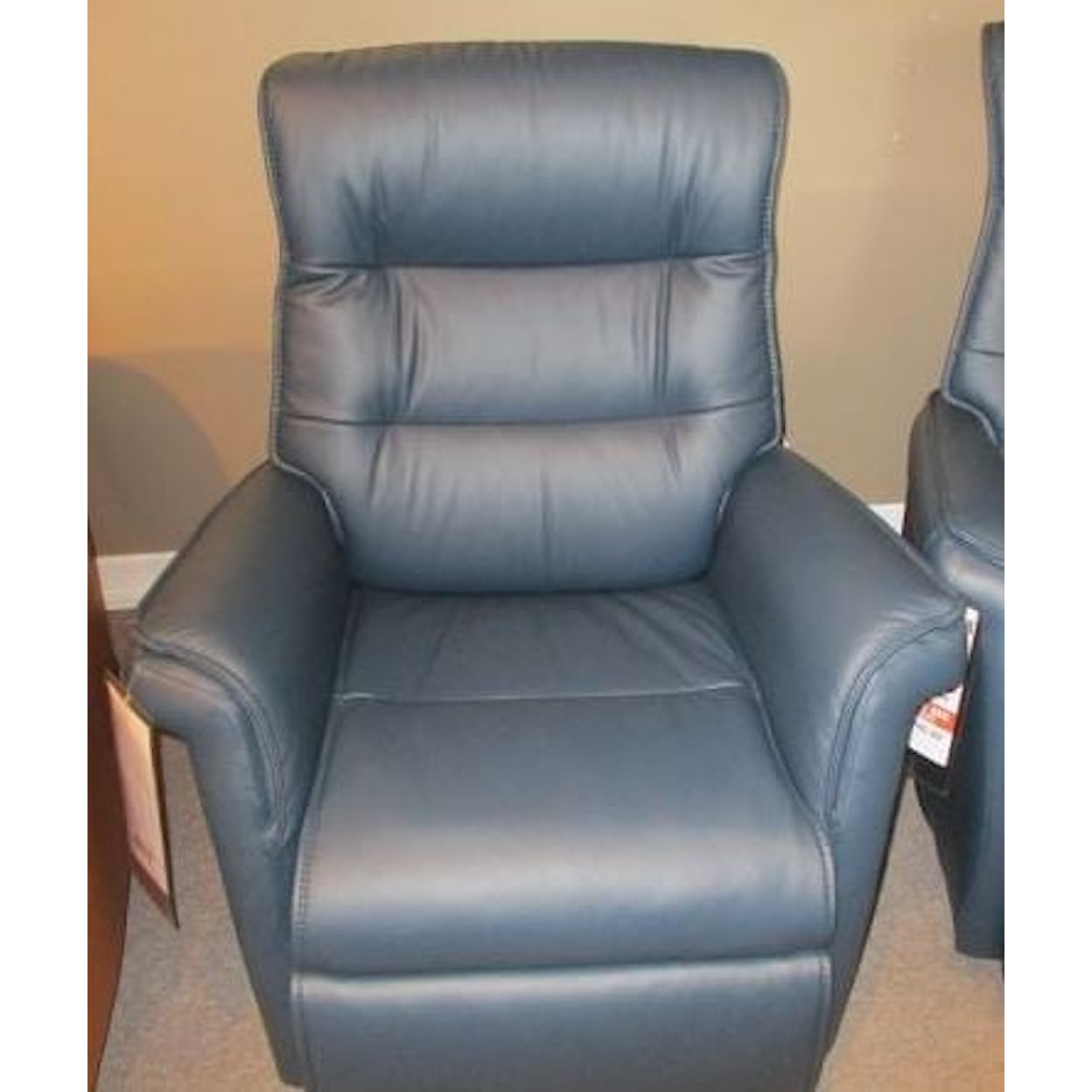 IMG Norway Chelsea Small Recliner