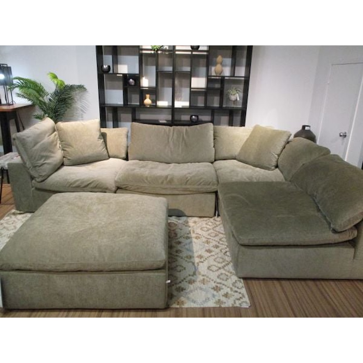 Moe's Home Collection Clay 5 Piece Sectional