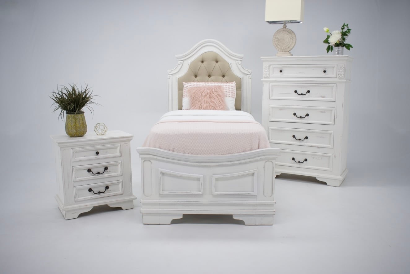 Vintage Freedom Freedom Twin Bed, Chest & Nightstand