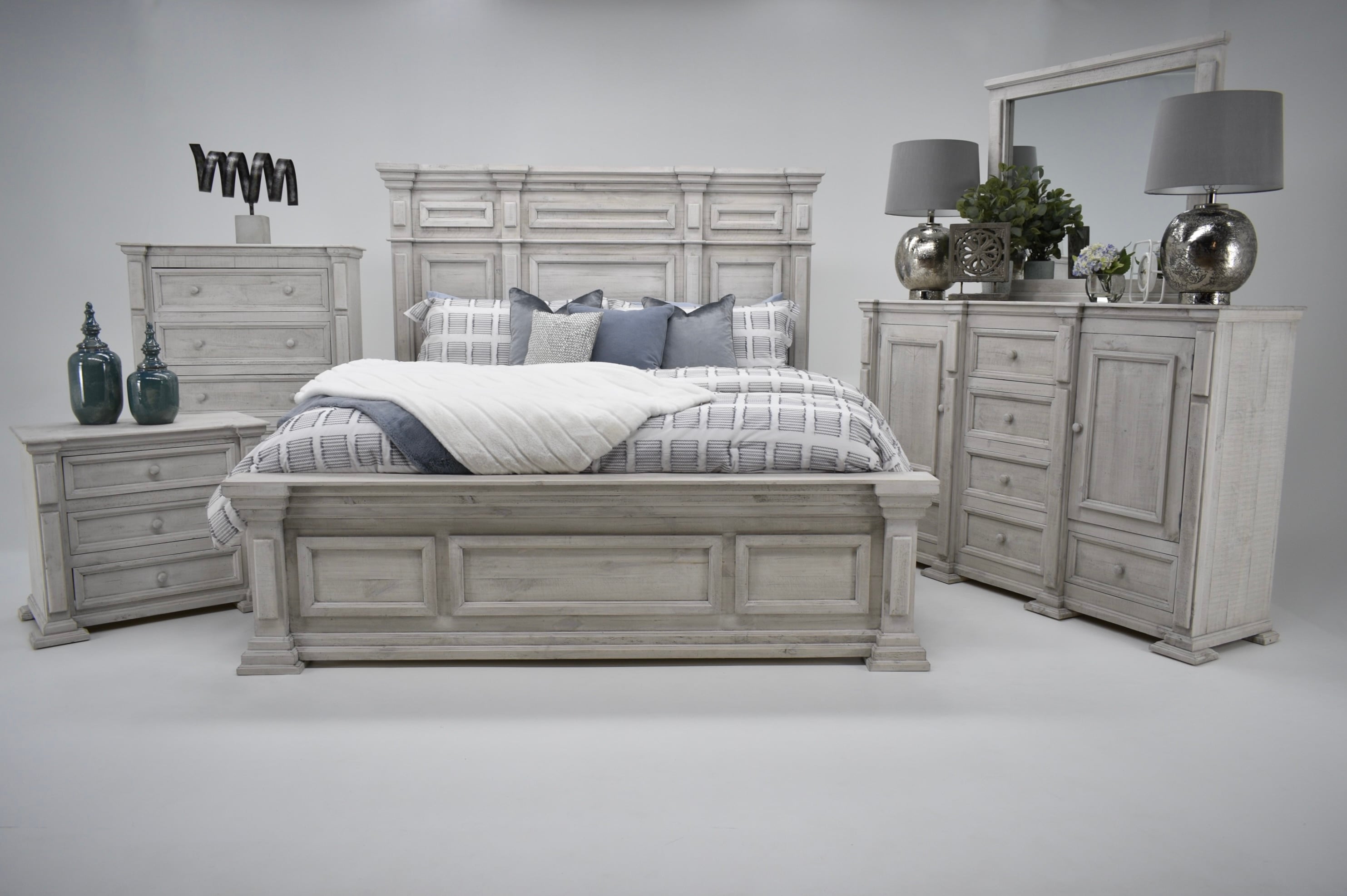 Vintage Maverick Maverick King, Dresser, Mirror & Nightstand