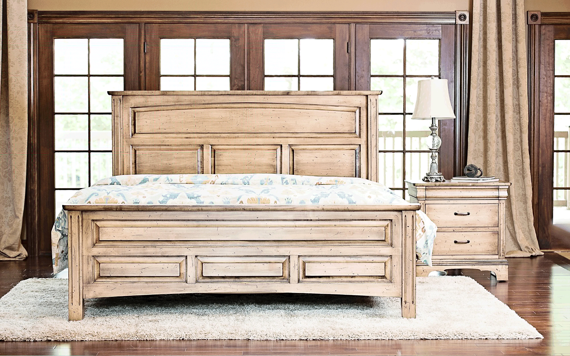 King Livingston Storage Bed