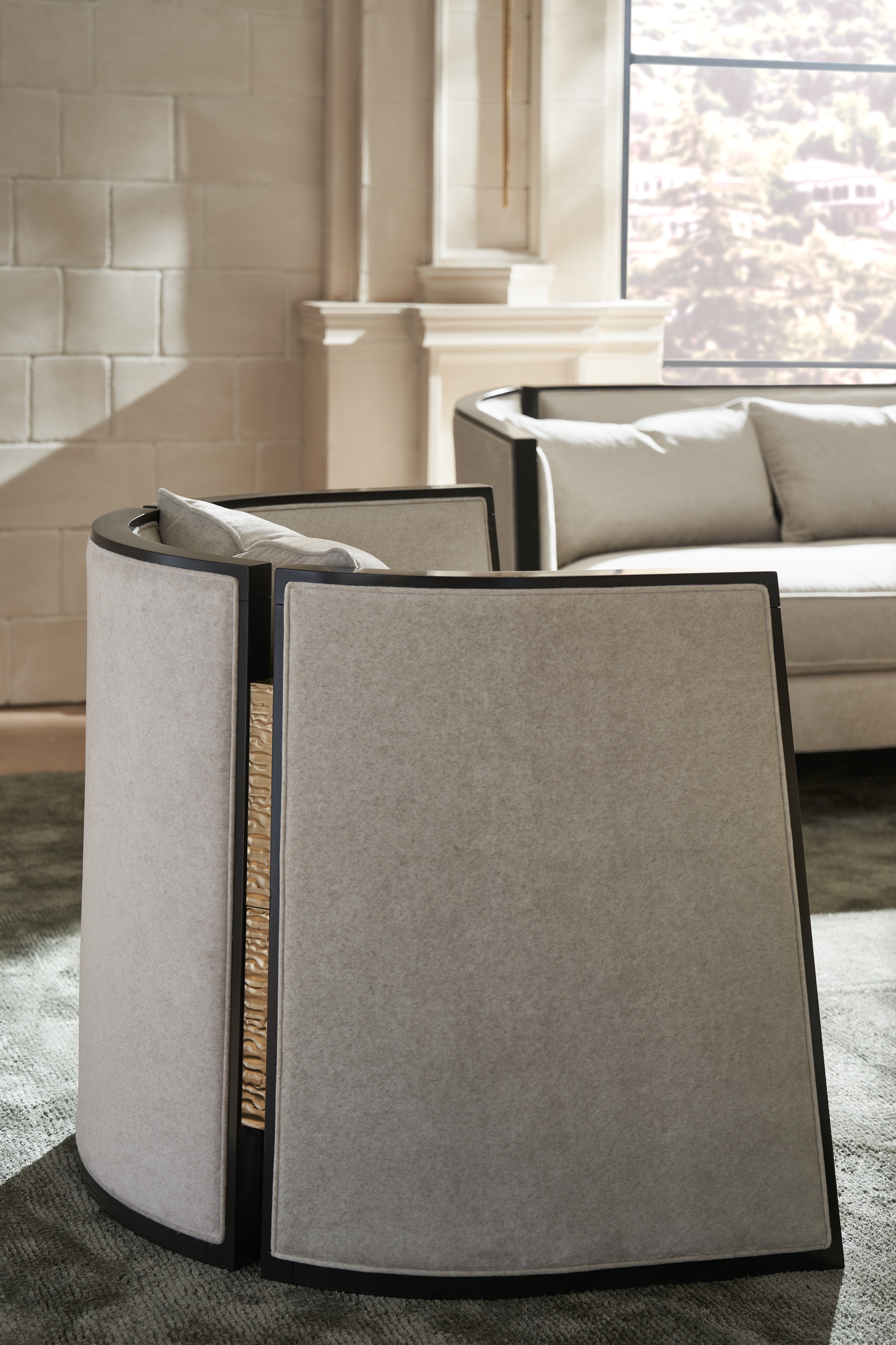 Caracole Caracole Upholstery Cut Away