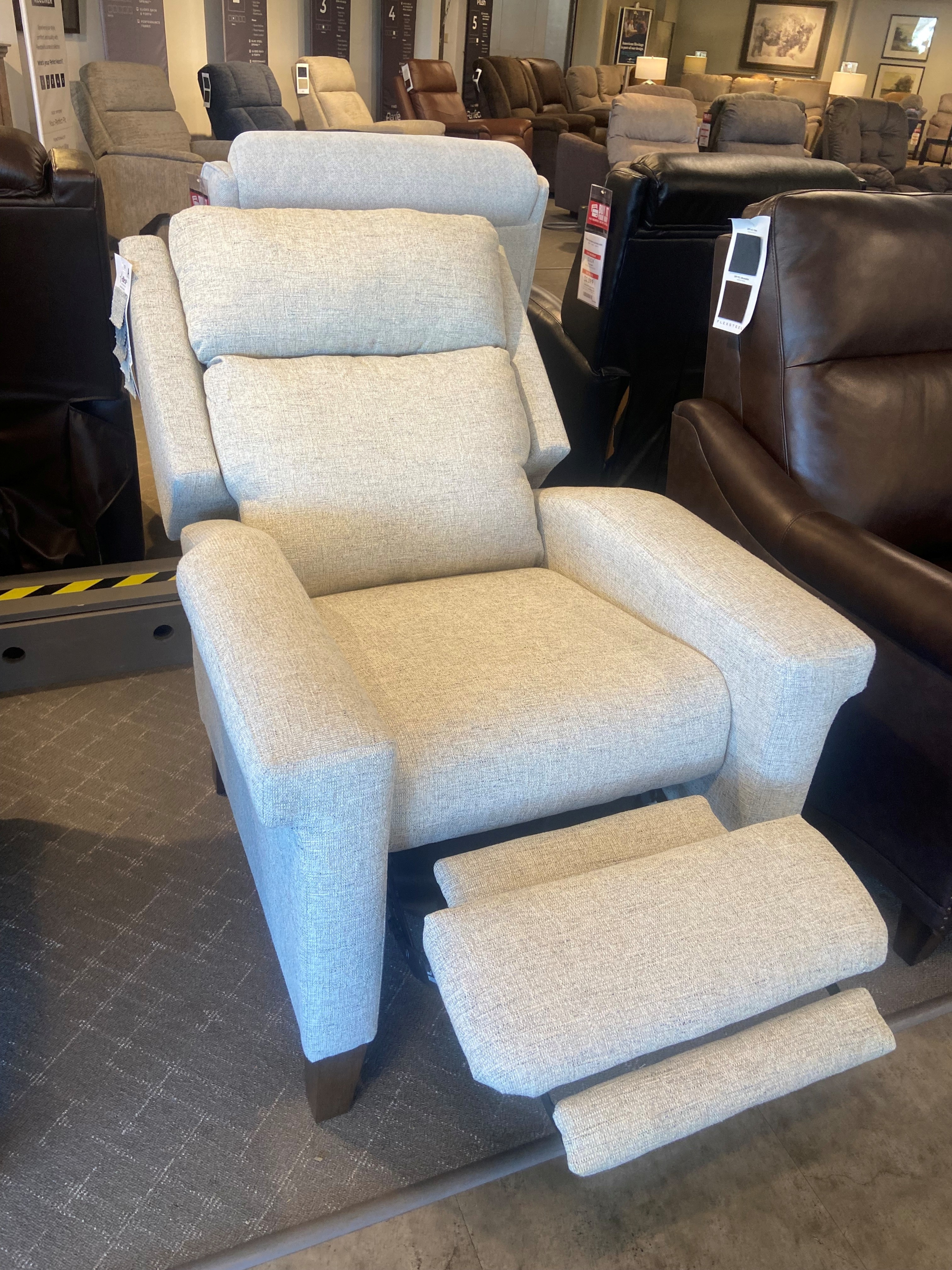 Power Tilt Headrest Three-Way Recliner