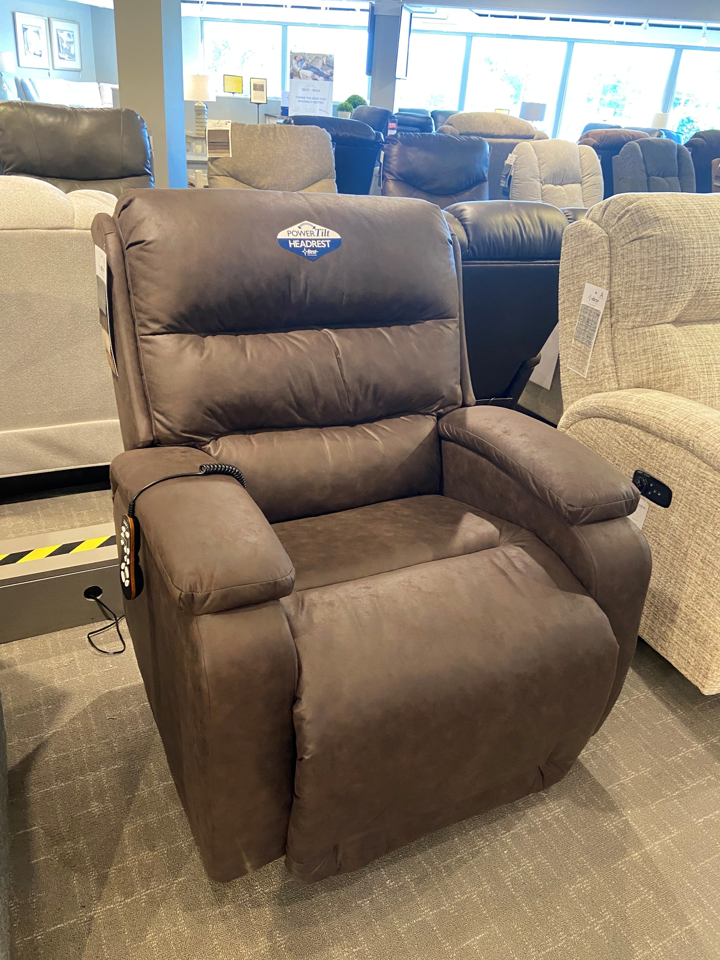 Zero Gravity Recliner with Headrest