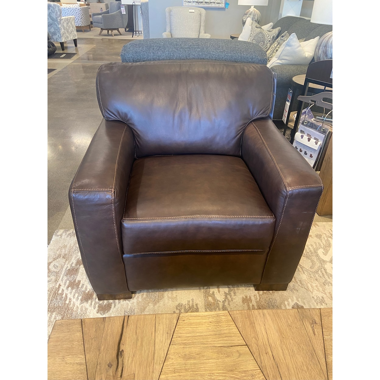 Flexsteel Bryant Stationary Leather Chair