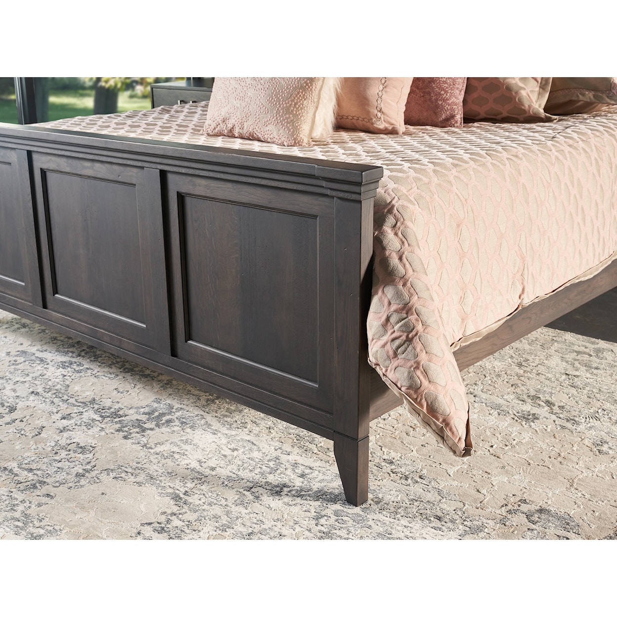 Yutzy Woodworking Champagne King Crown Panel Bed