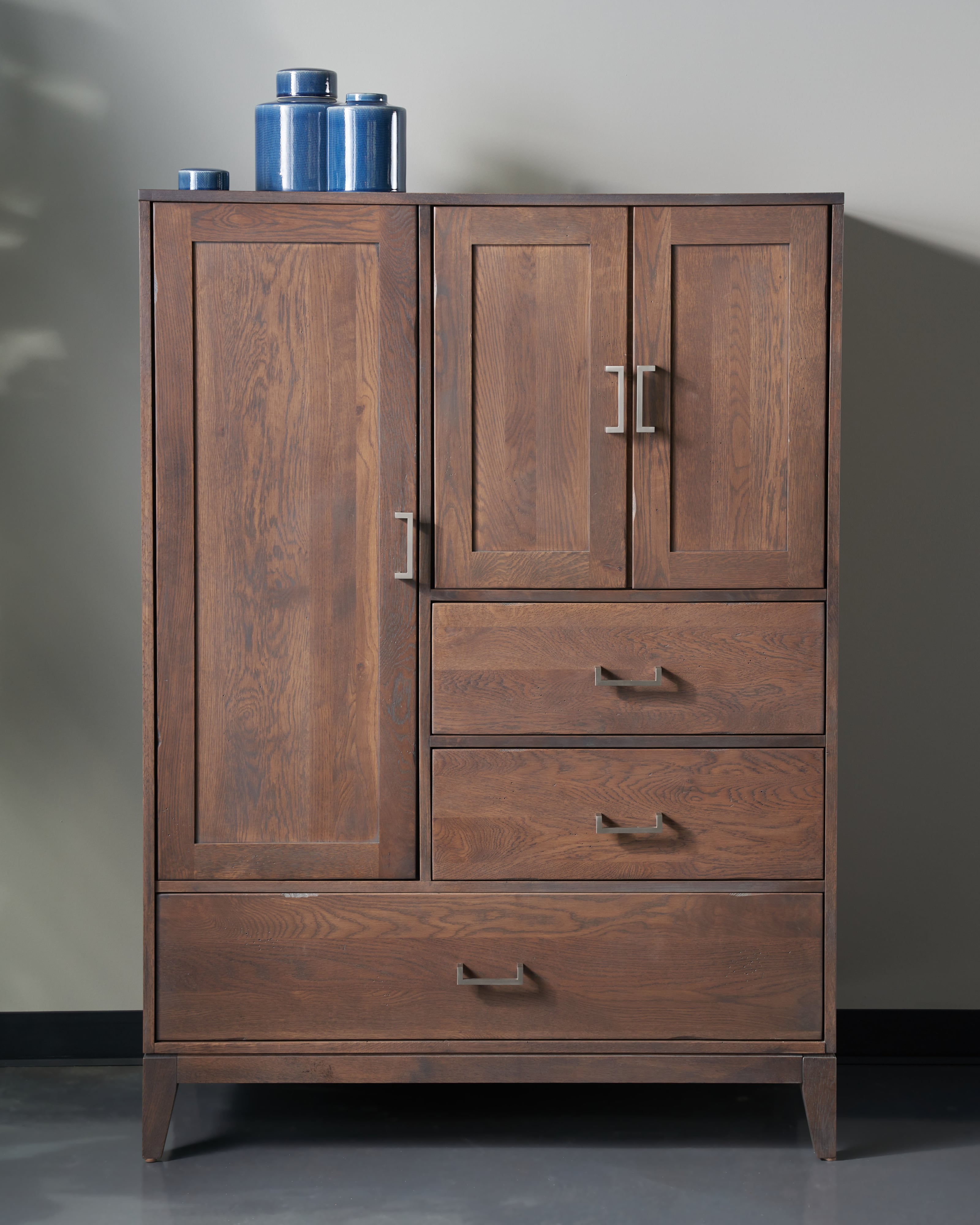 Yutzy Woodworking Champagne 14067000100600 Chifferobe | Coconis