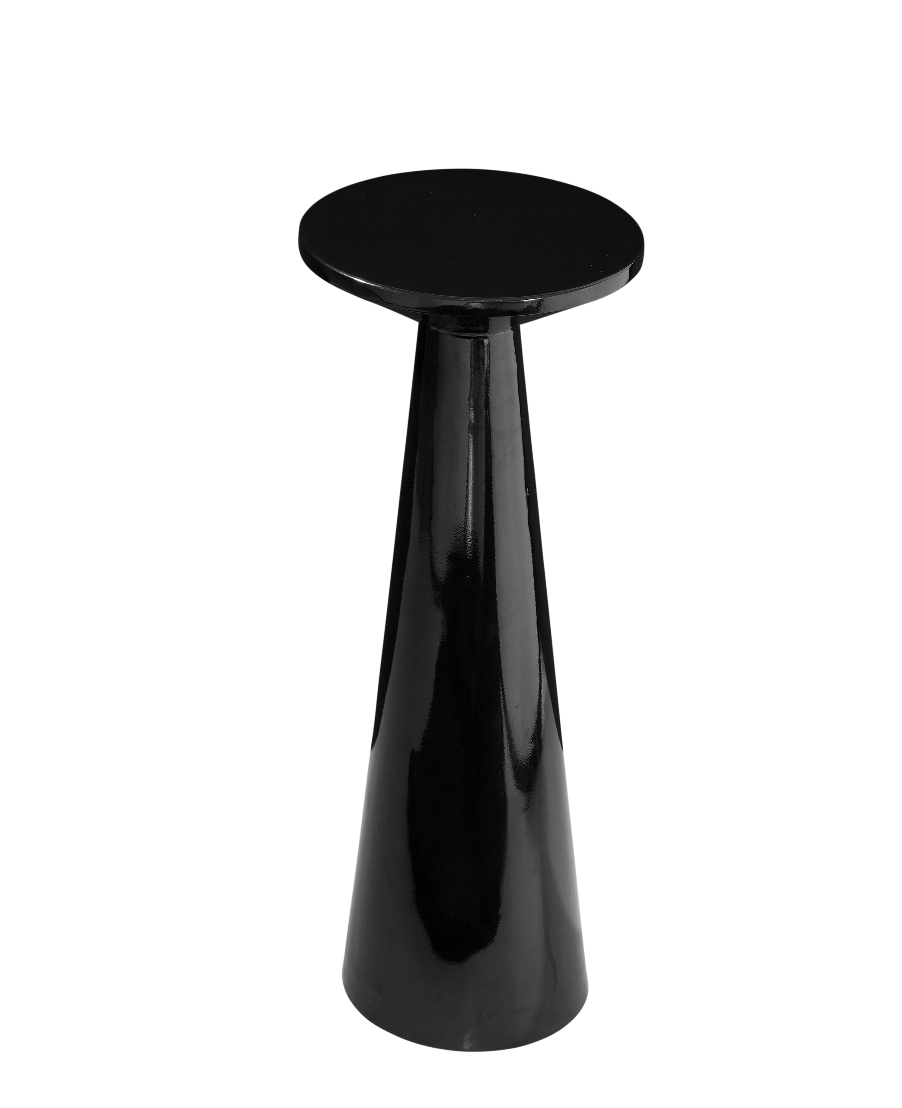 Yorick Scatter Table