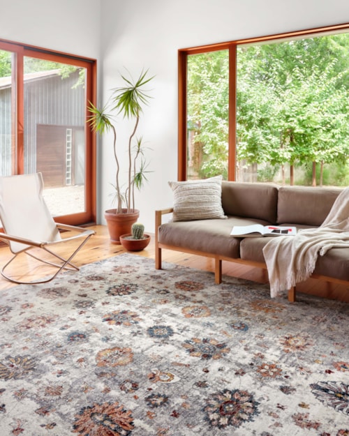 18" x 18" Ivory / Multi Sample Rug