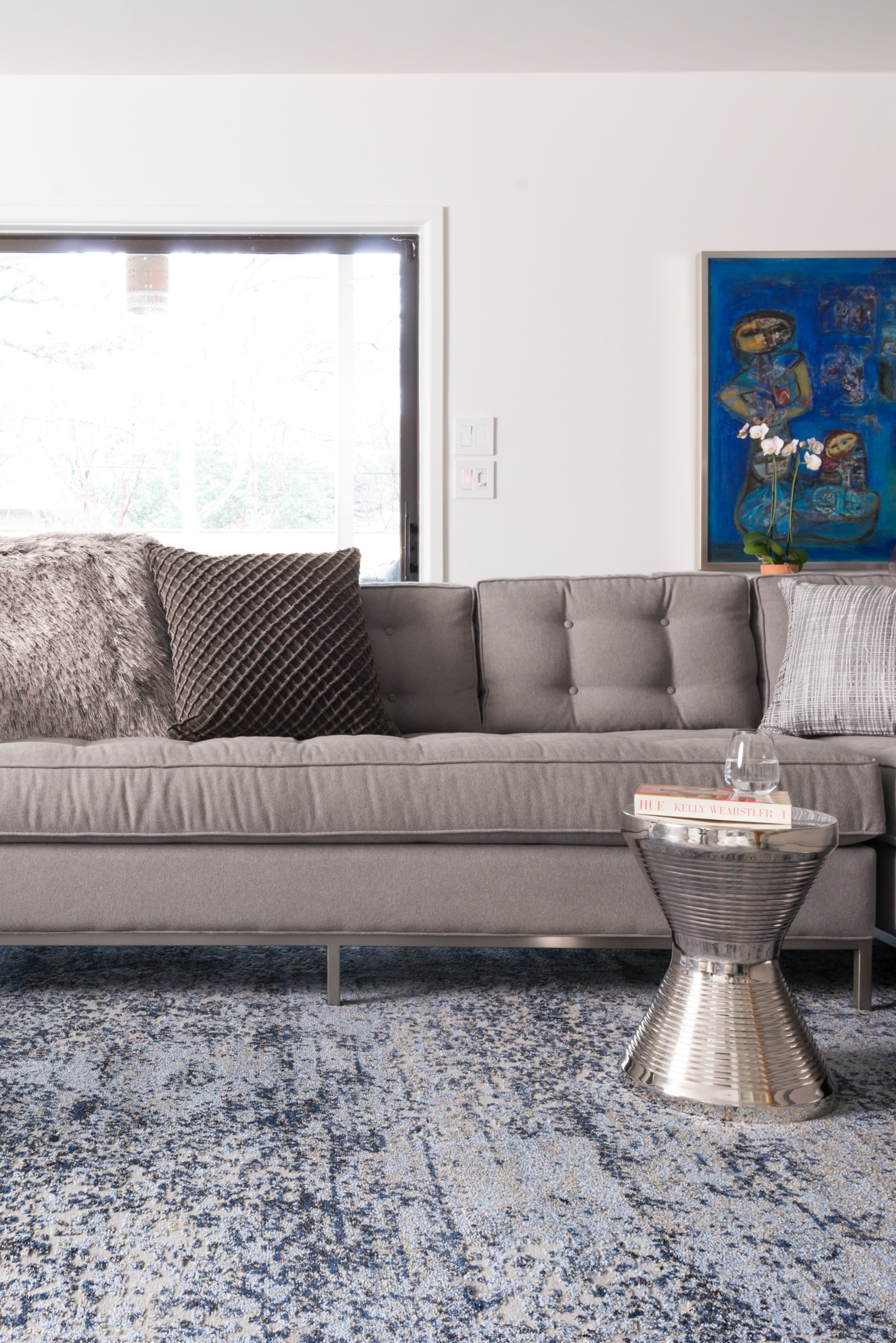 1'6" x 1'6"  Lt. Blue / Grey Rug