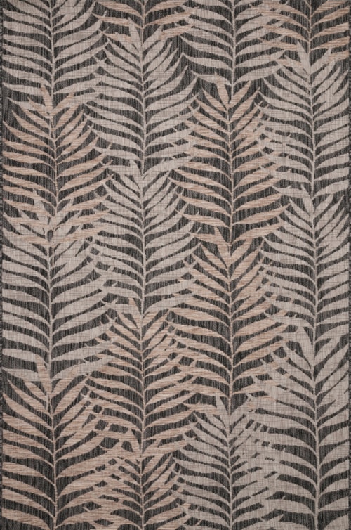 5'3" x 7'7" Natural / Black Rug