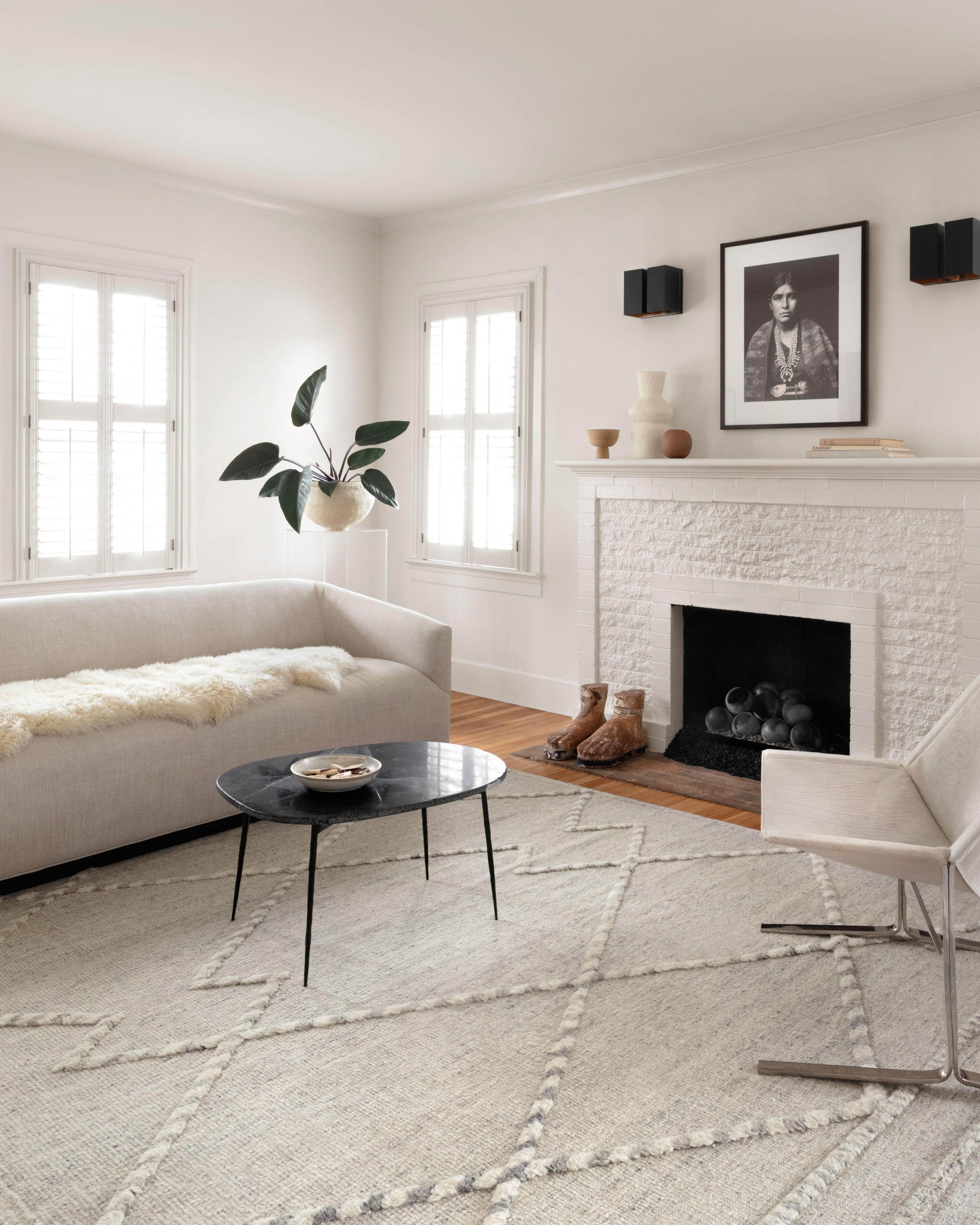 9'6" x 13'6" Ivory / Lt. Grey Rug