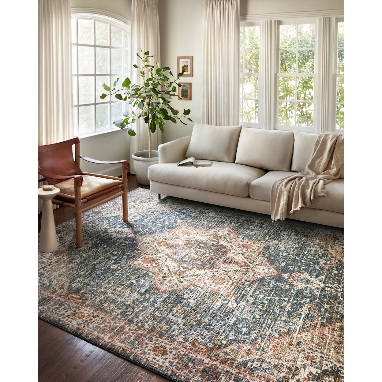 Loloi Rugs Saban 2'7" x 4'  Rug