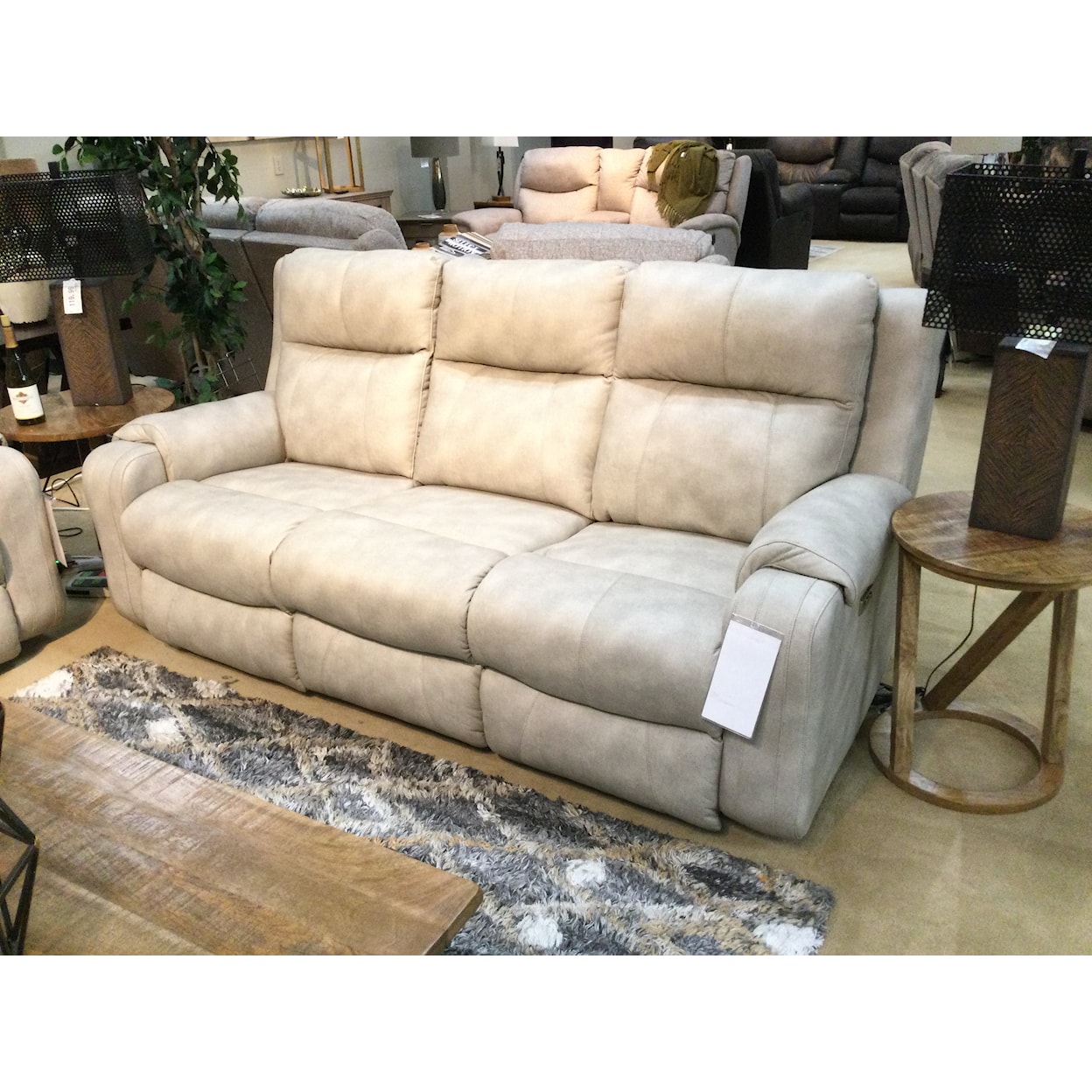 Southern Motion Contour Power Headrest Double Reclining Sofa