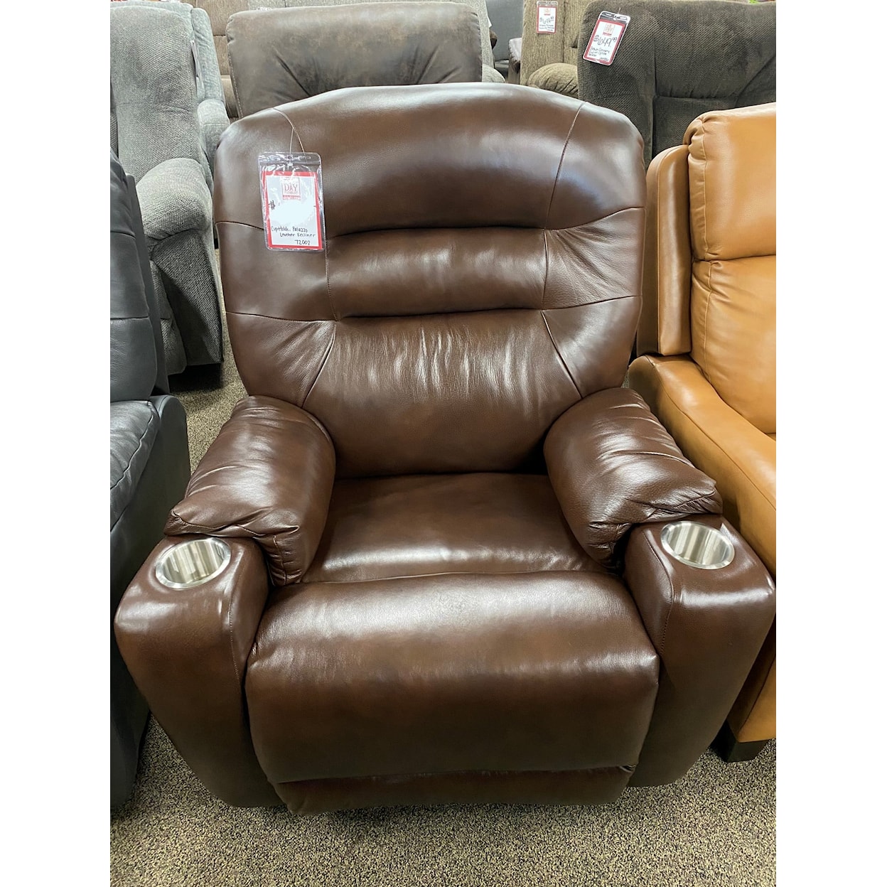 Southern Motion Recliners CUP HOLDER PALAZZO LEATHER RECLINER |
