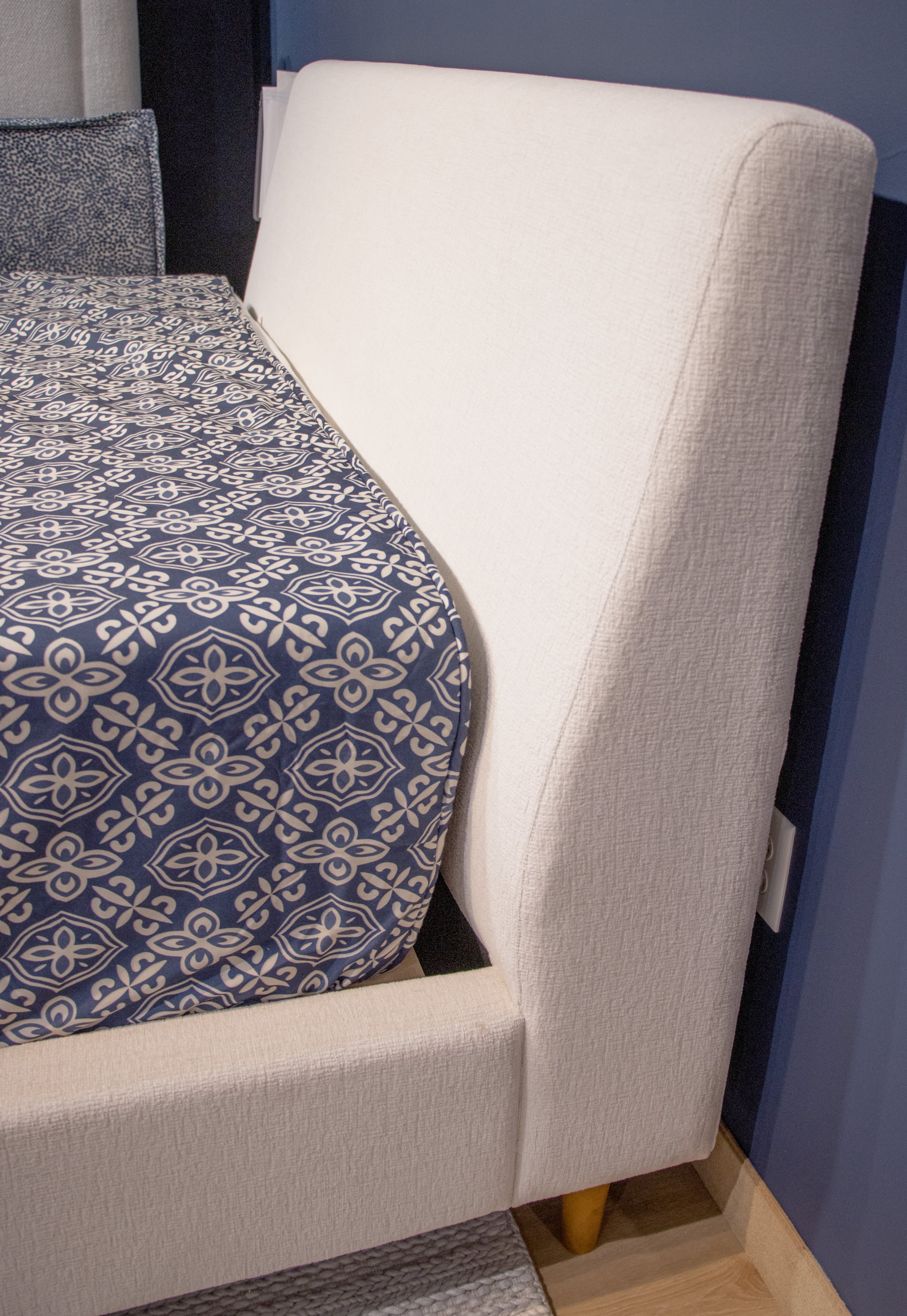 Customizable Queen Bed w/ Storage Footboard